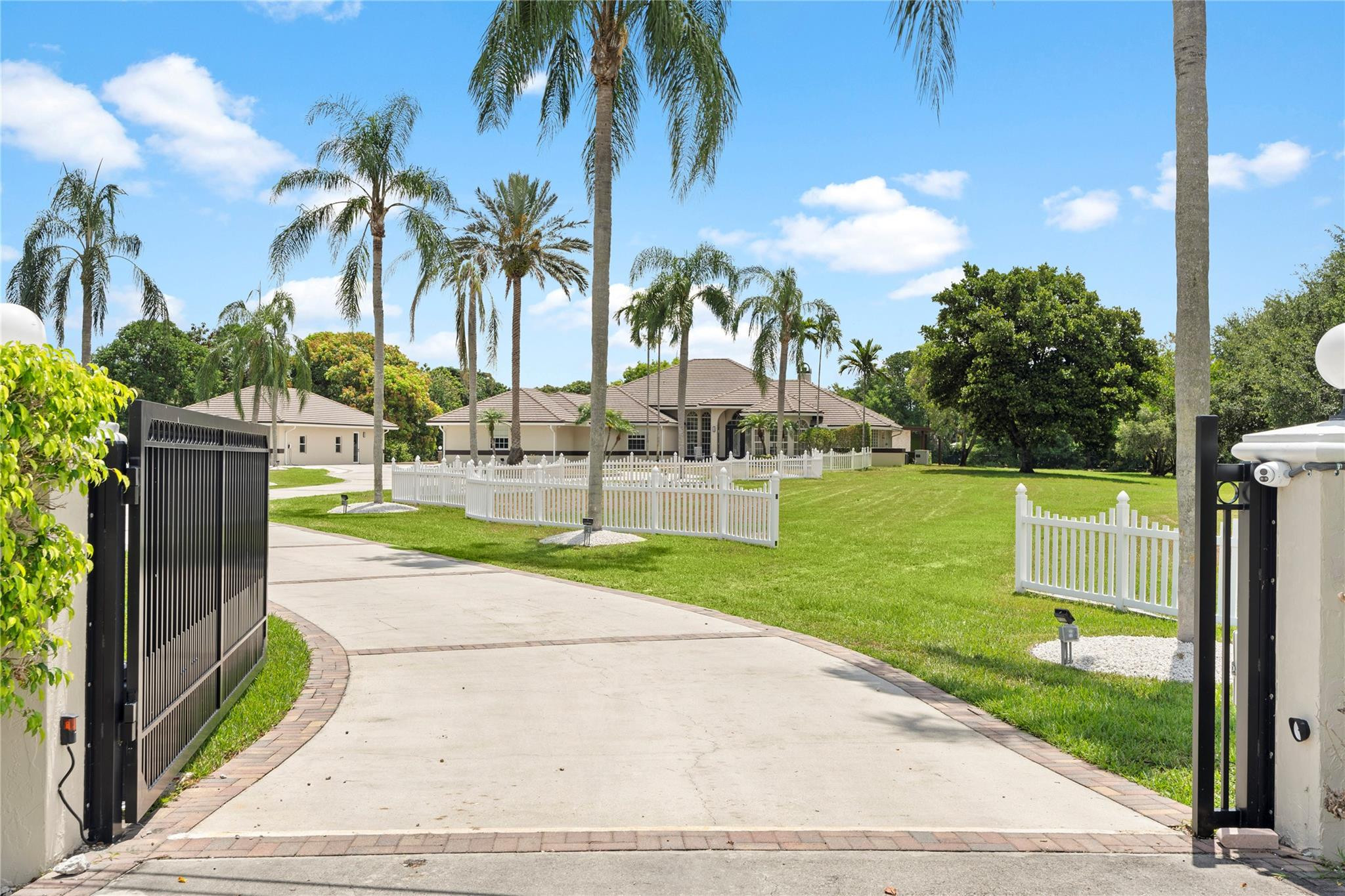2750 SW 121 AVE
