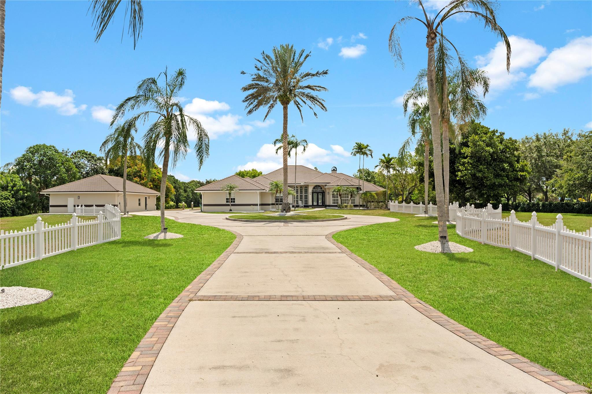 2750 SW 121 AVE