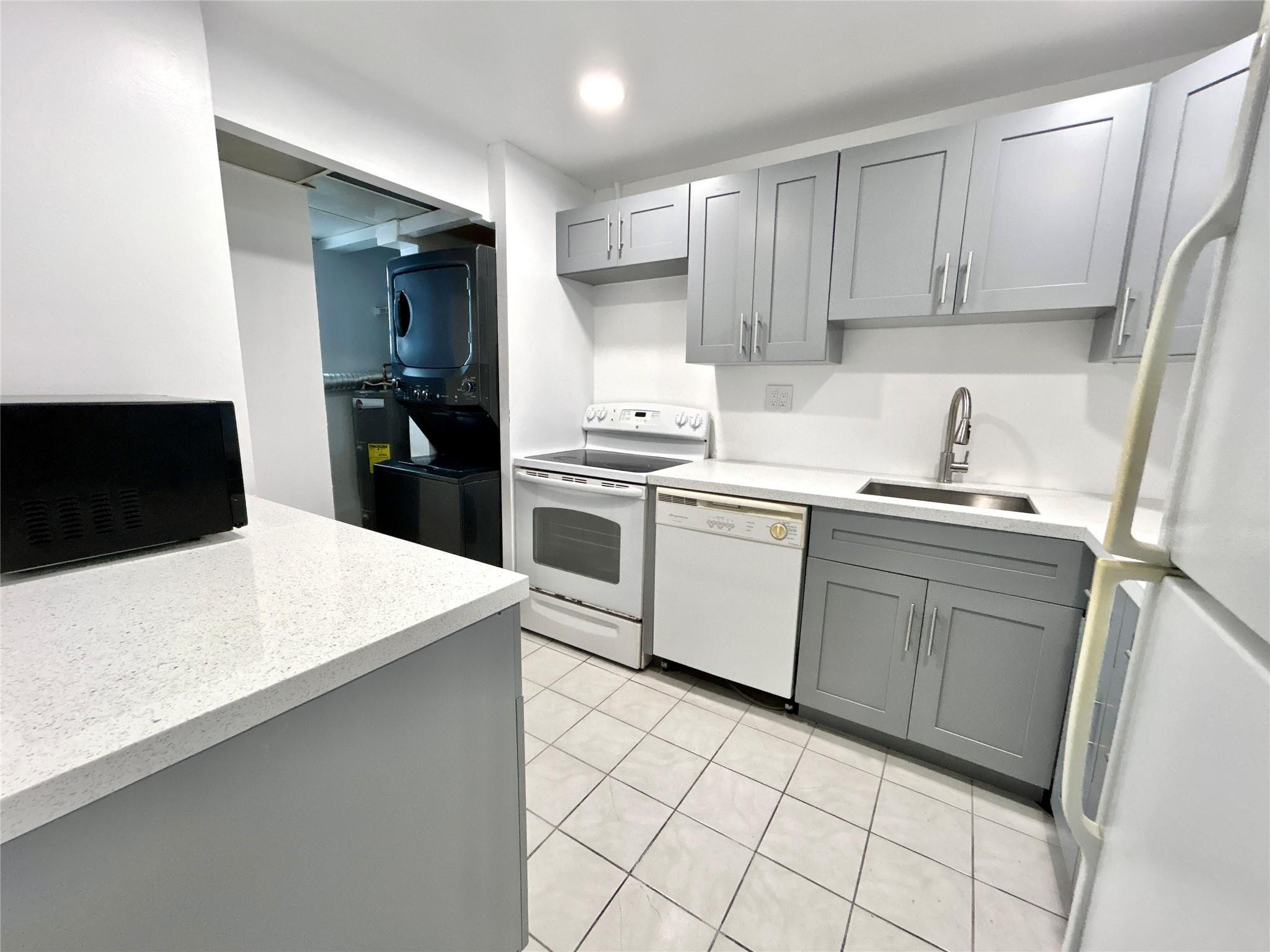 8020 N Colony Cir 203