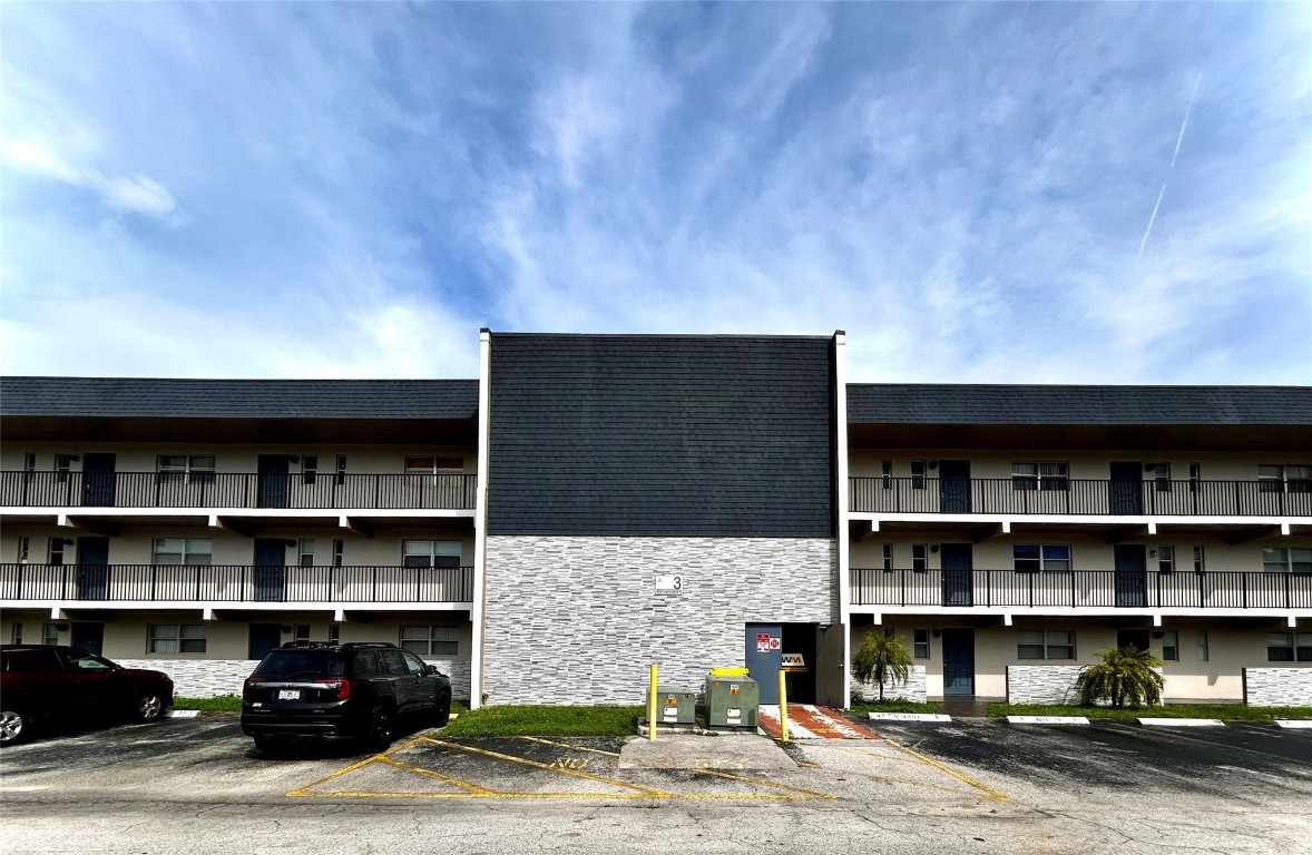 8020 N Colony Cir 203