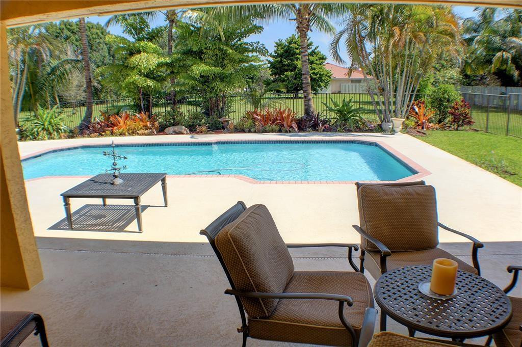 13821 Alexandria Ct