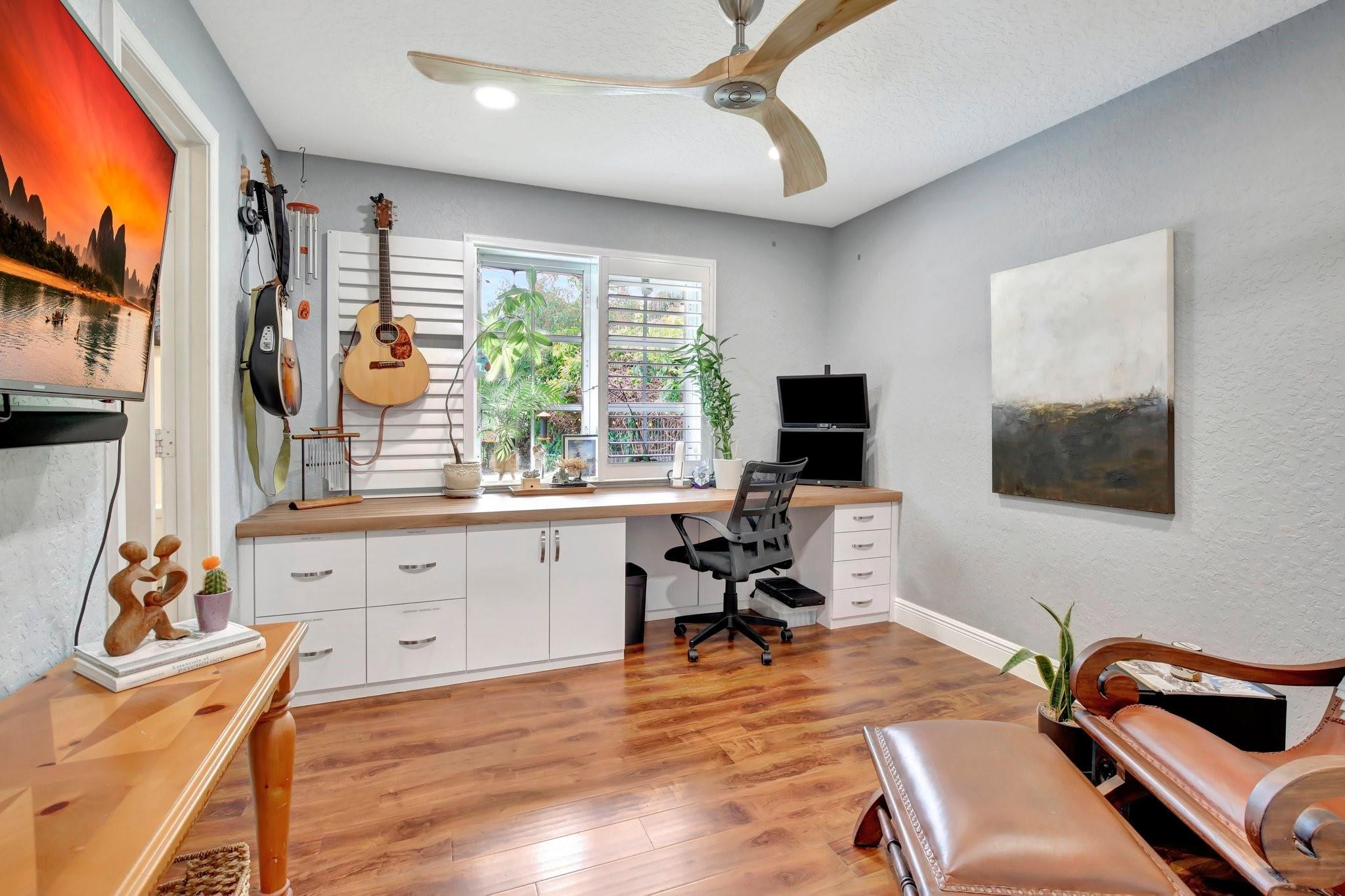 13821 Alexandria Ct
