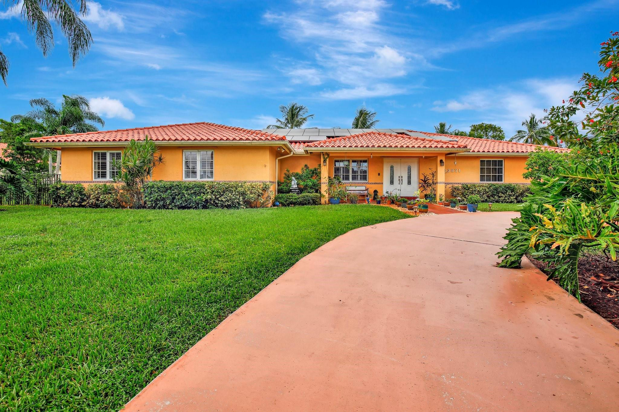 13821 Alexandria Ct