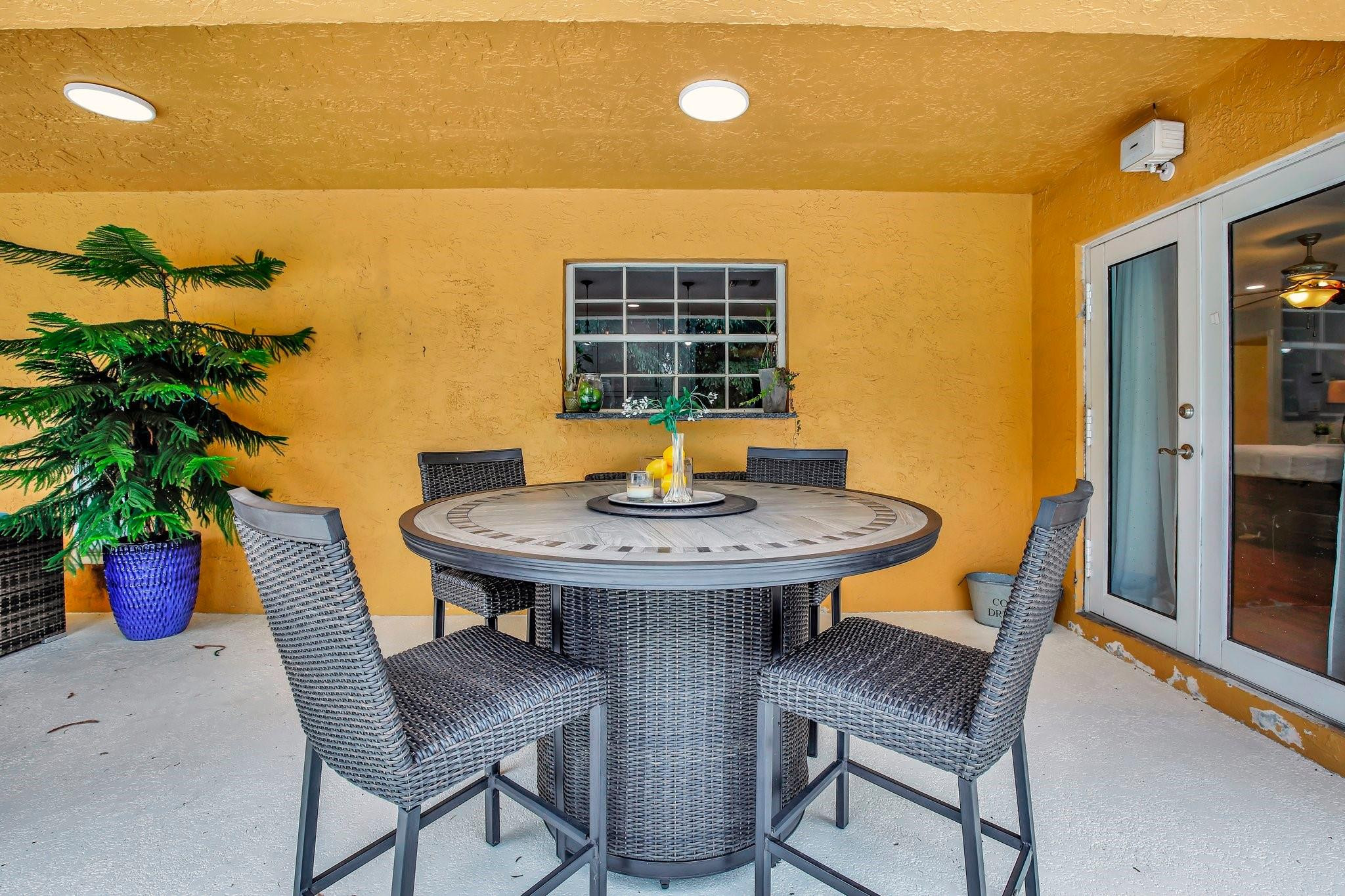 13821 Alexandria Ct