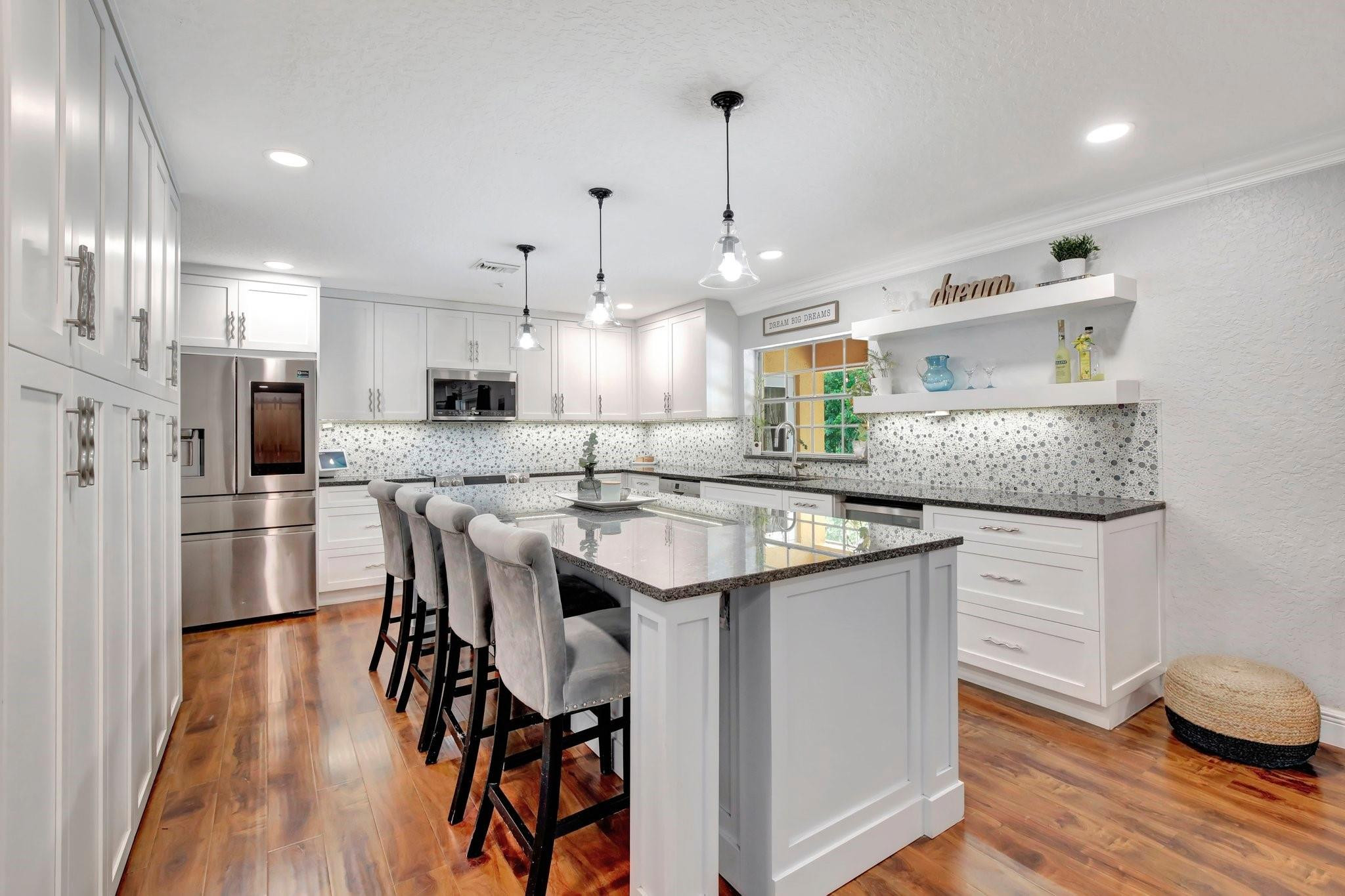 13821 Alexandria Ct