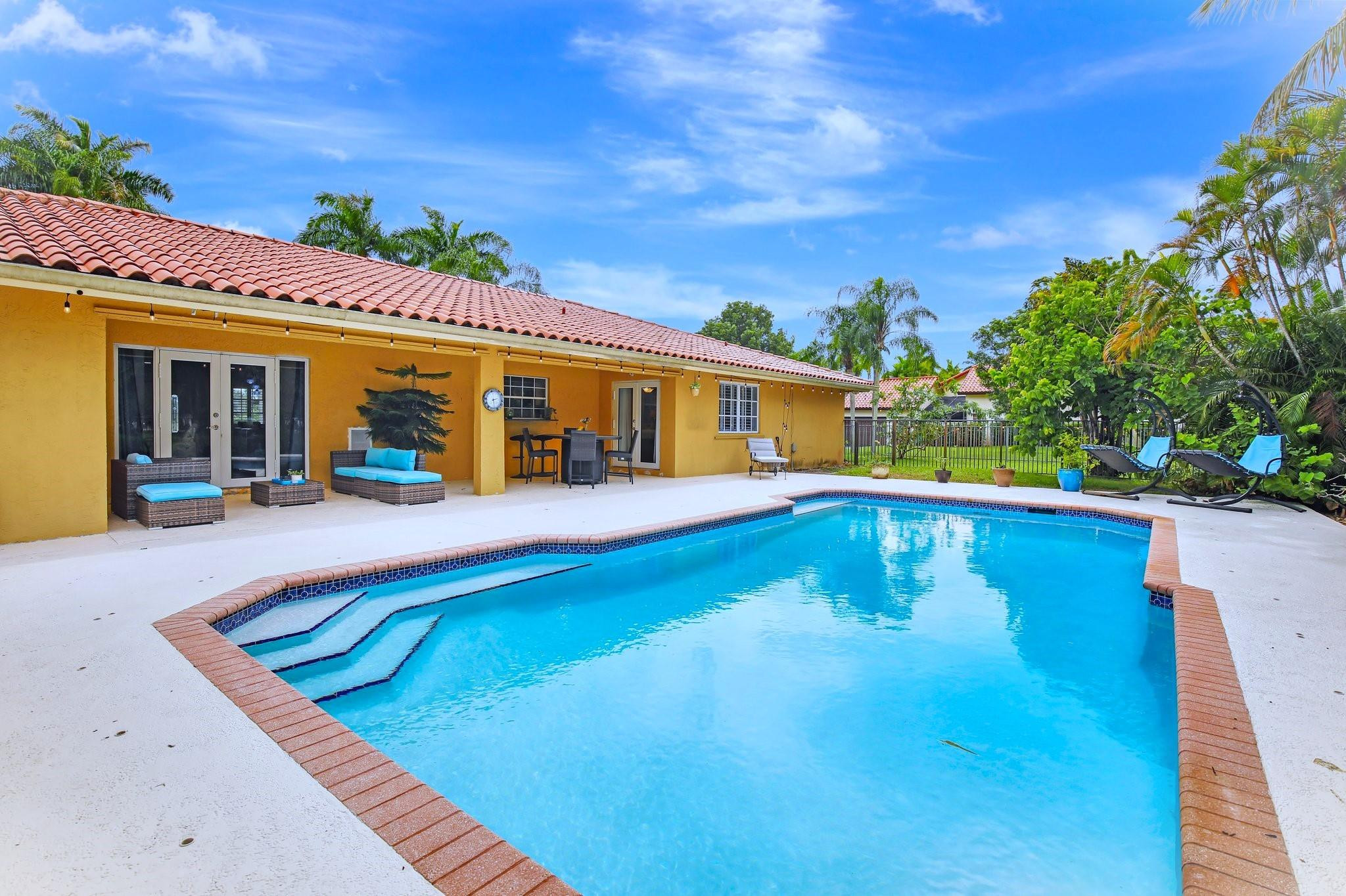 13821 Alexandria Ct