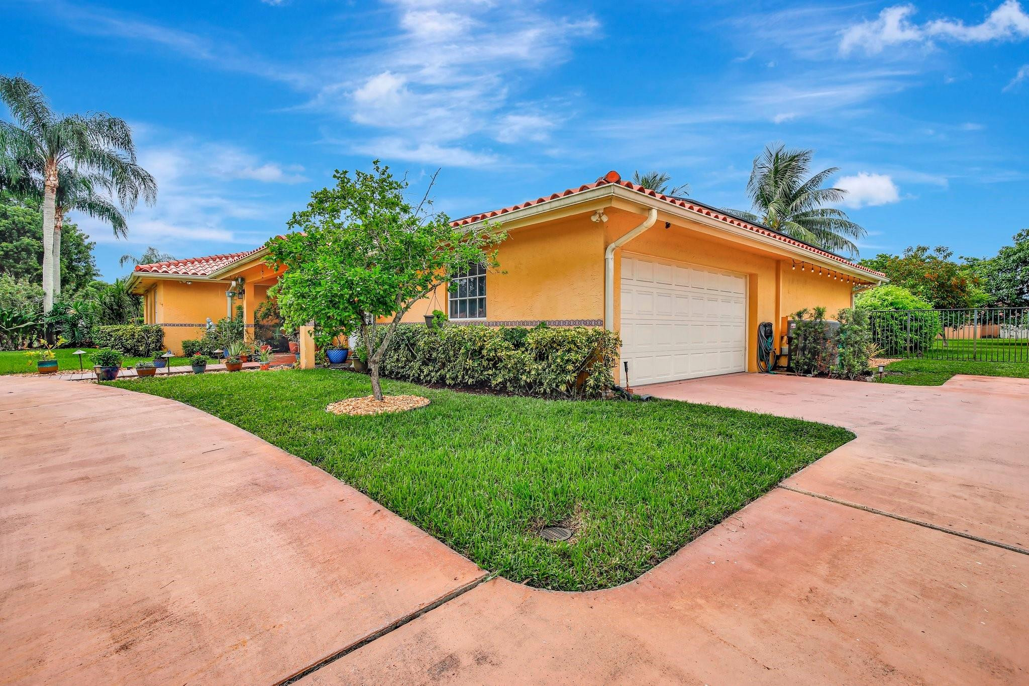 13821 Alexandria Ct