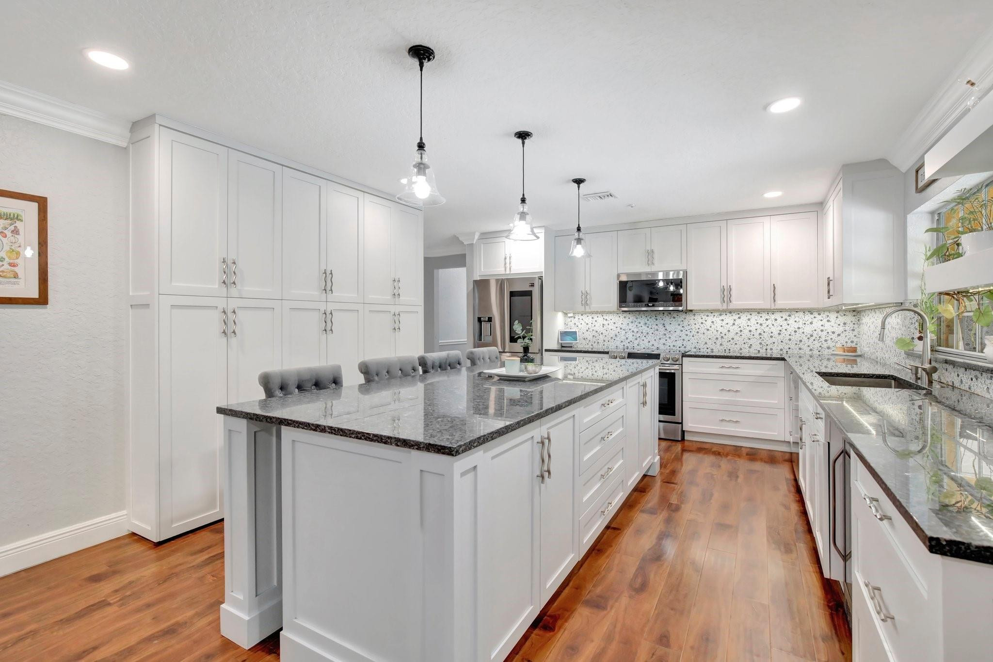 13821 Alexandria Ct