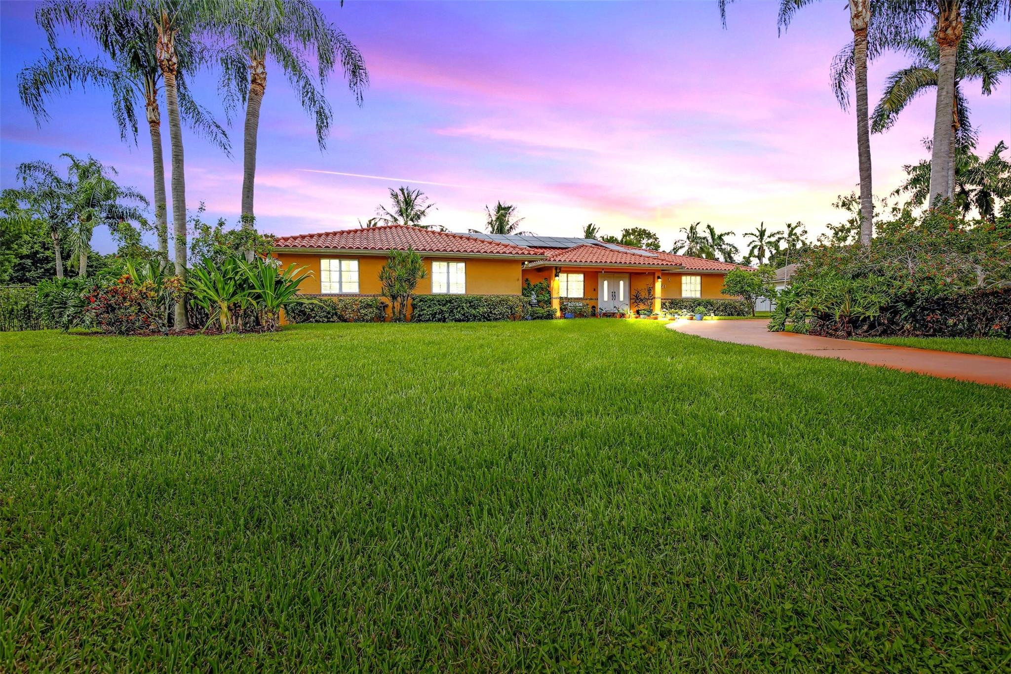 13821 Alexandria Ct