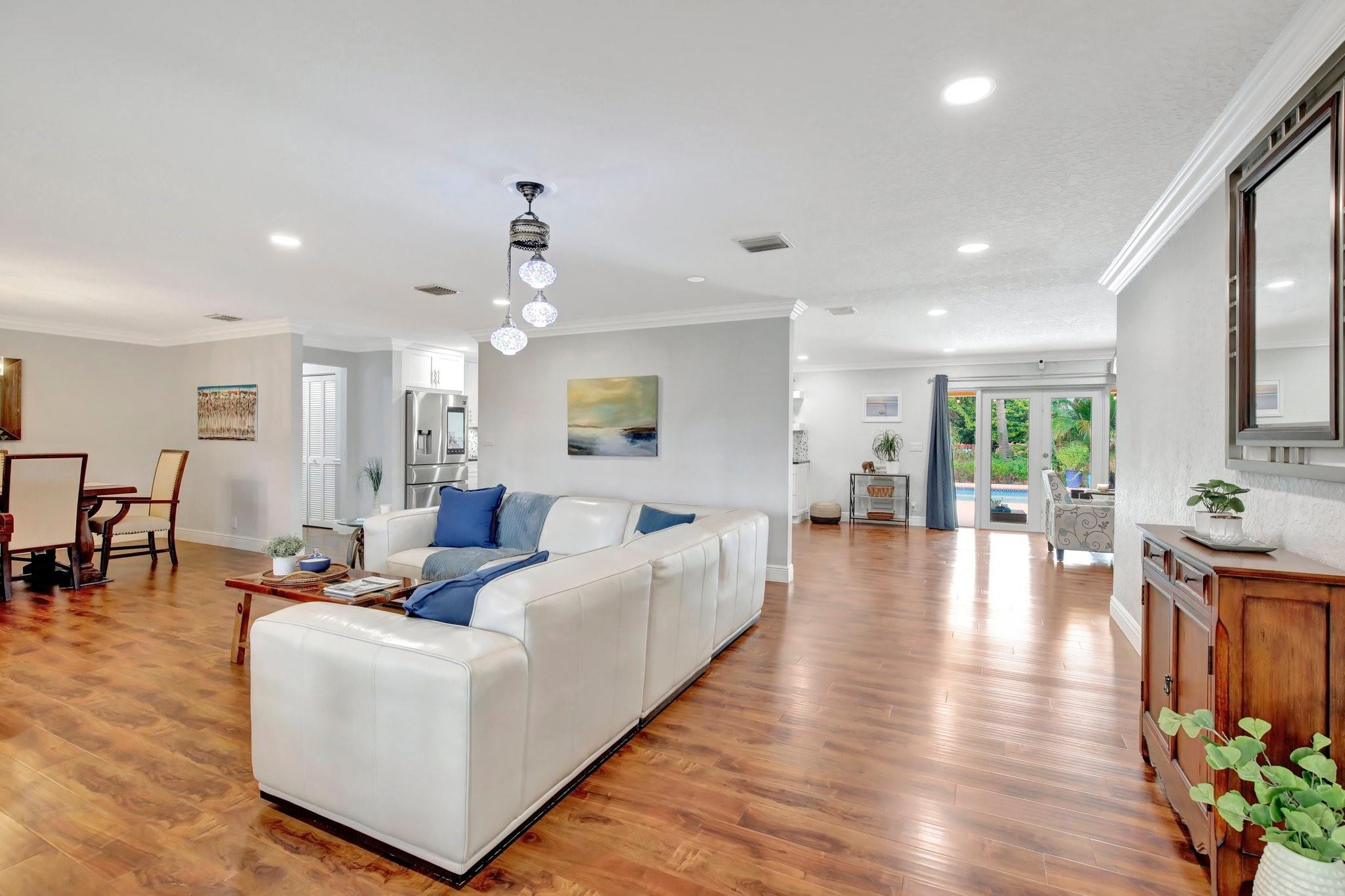 13821 Alexandria Ct