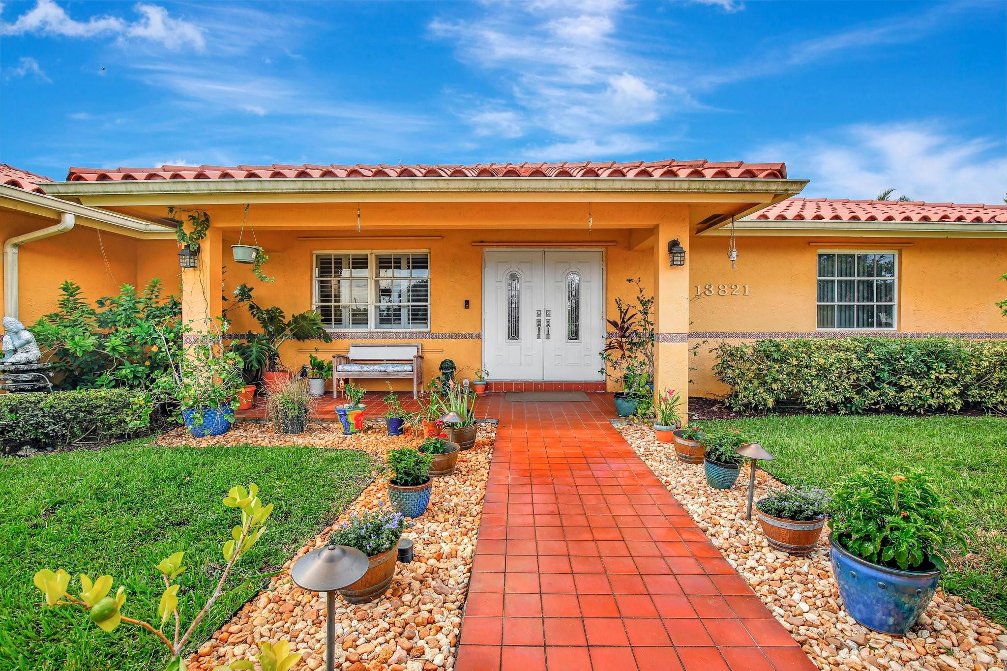 13821 Alexandria Ct