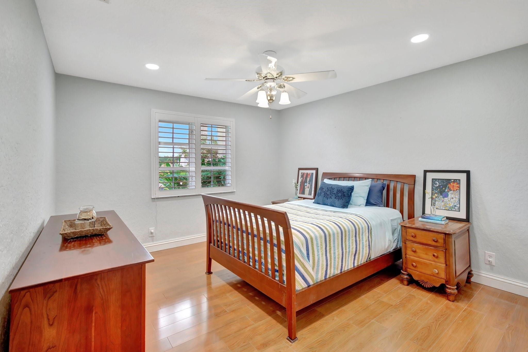 13821 Alexandria Ct