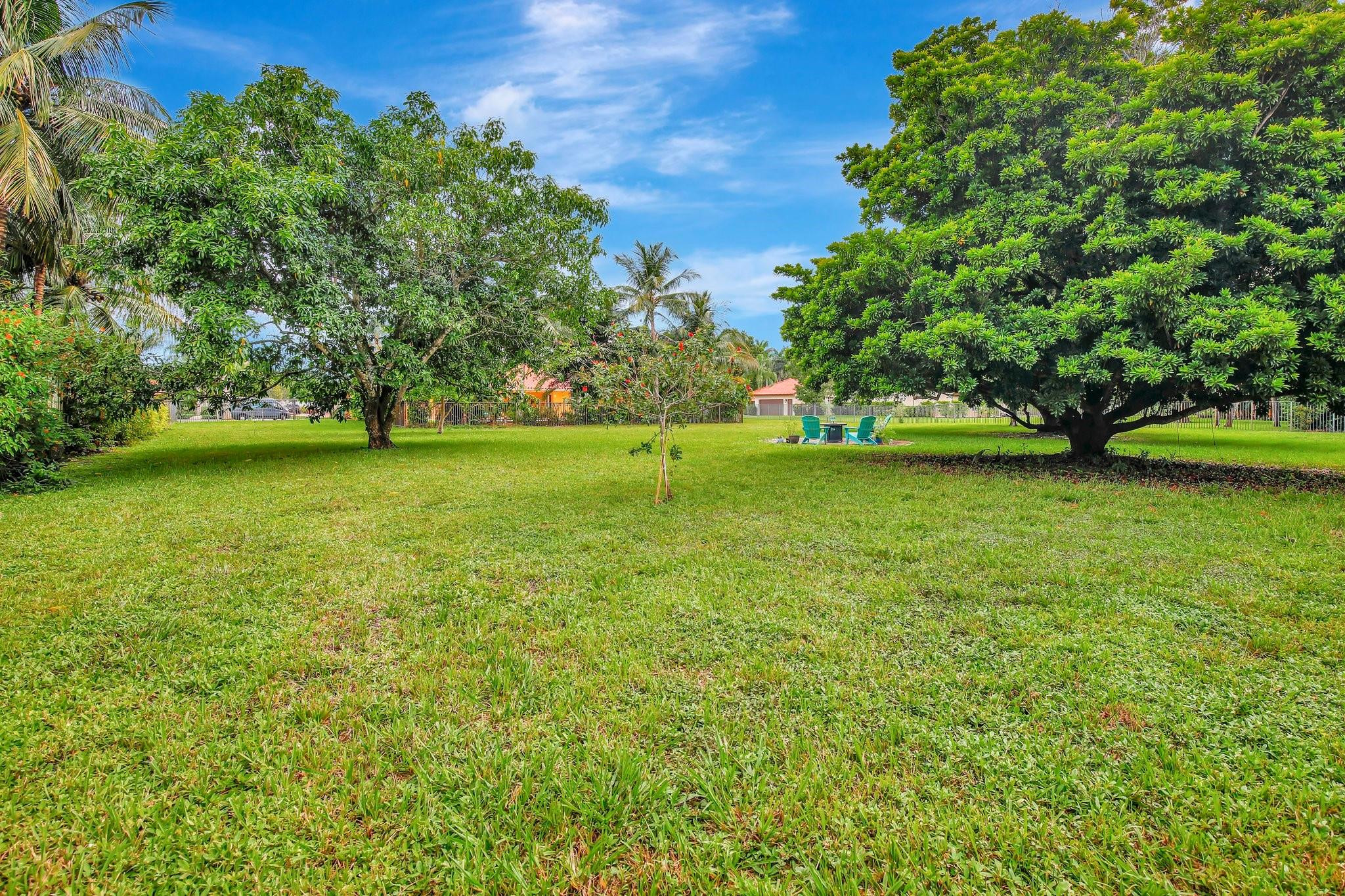 13821 Alexandria Ct