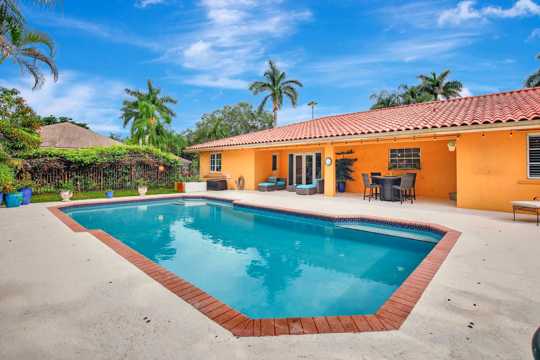 13821 Alexandria Ct