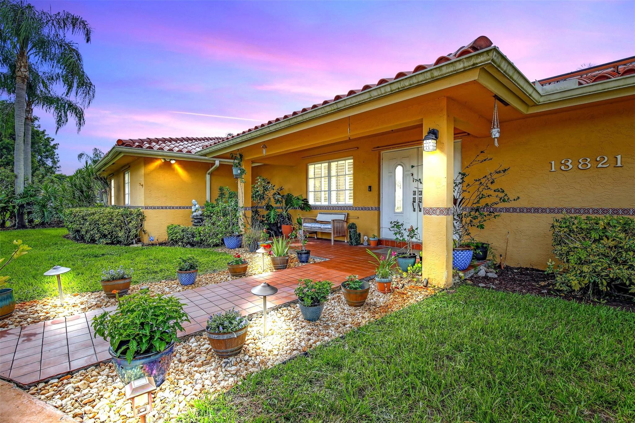 13821 Alexandria Ct