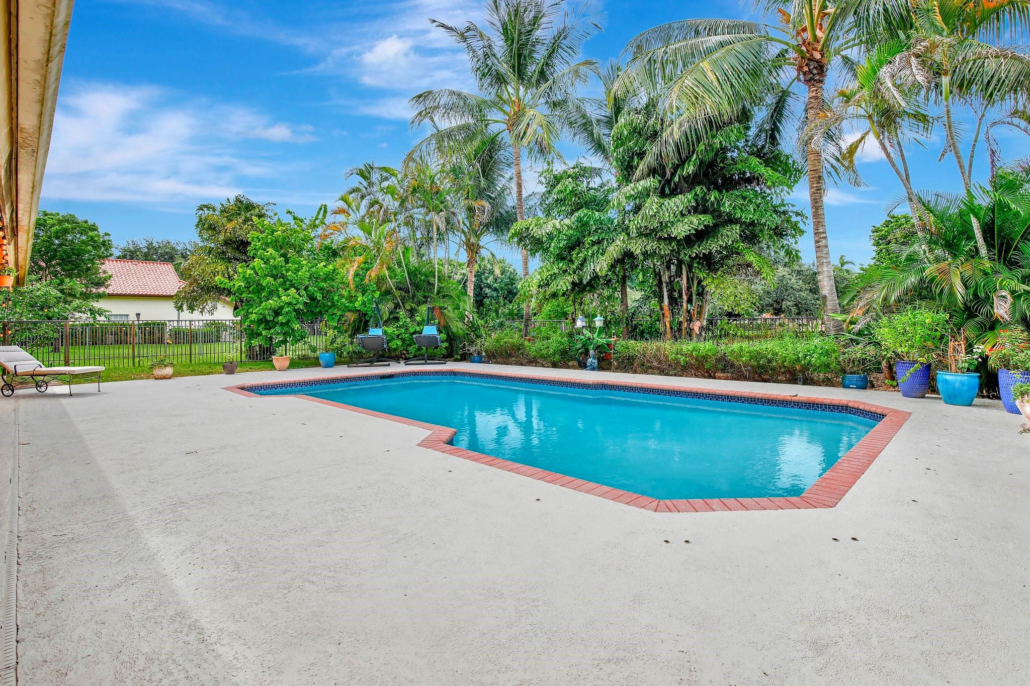 13821 Alexandria Ct