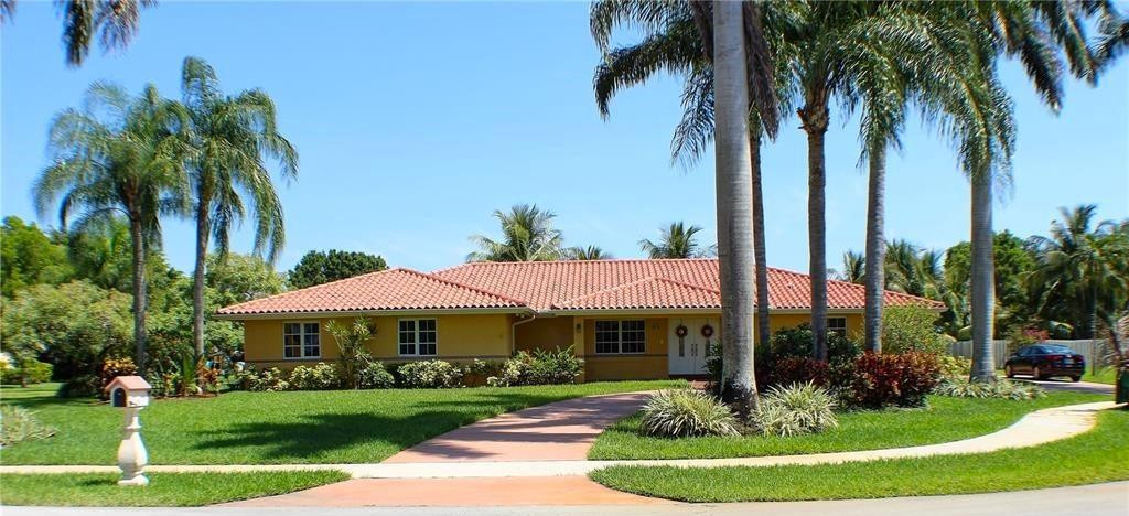 13821 Alexandria Ct