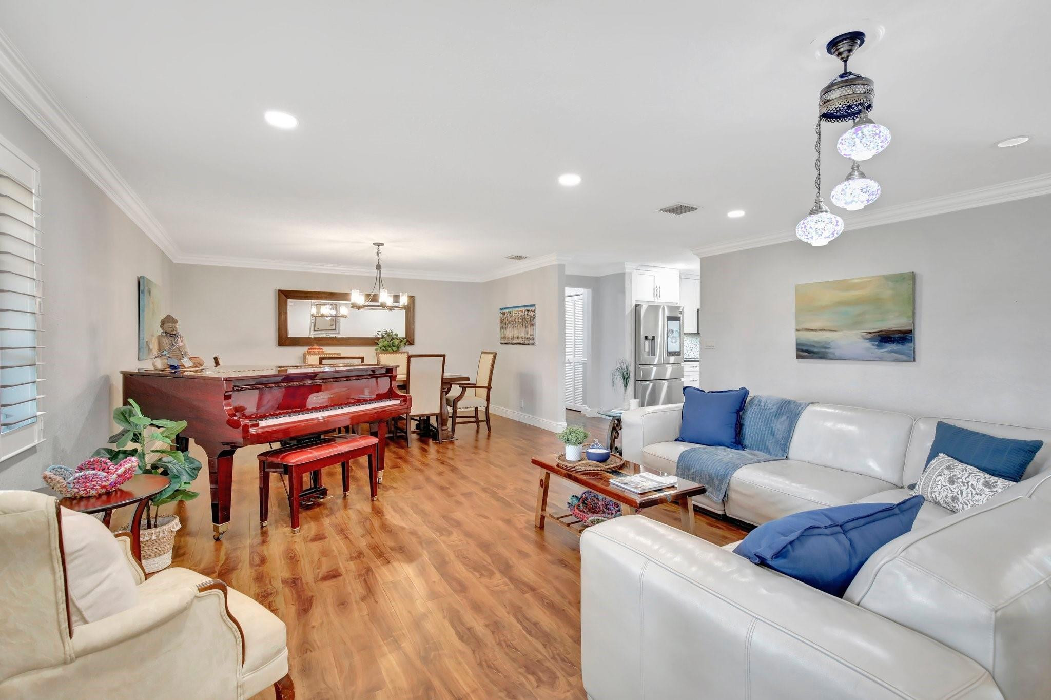 13821 Alexandria Ct