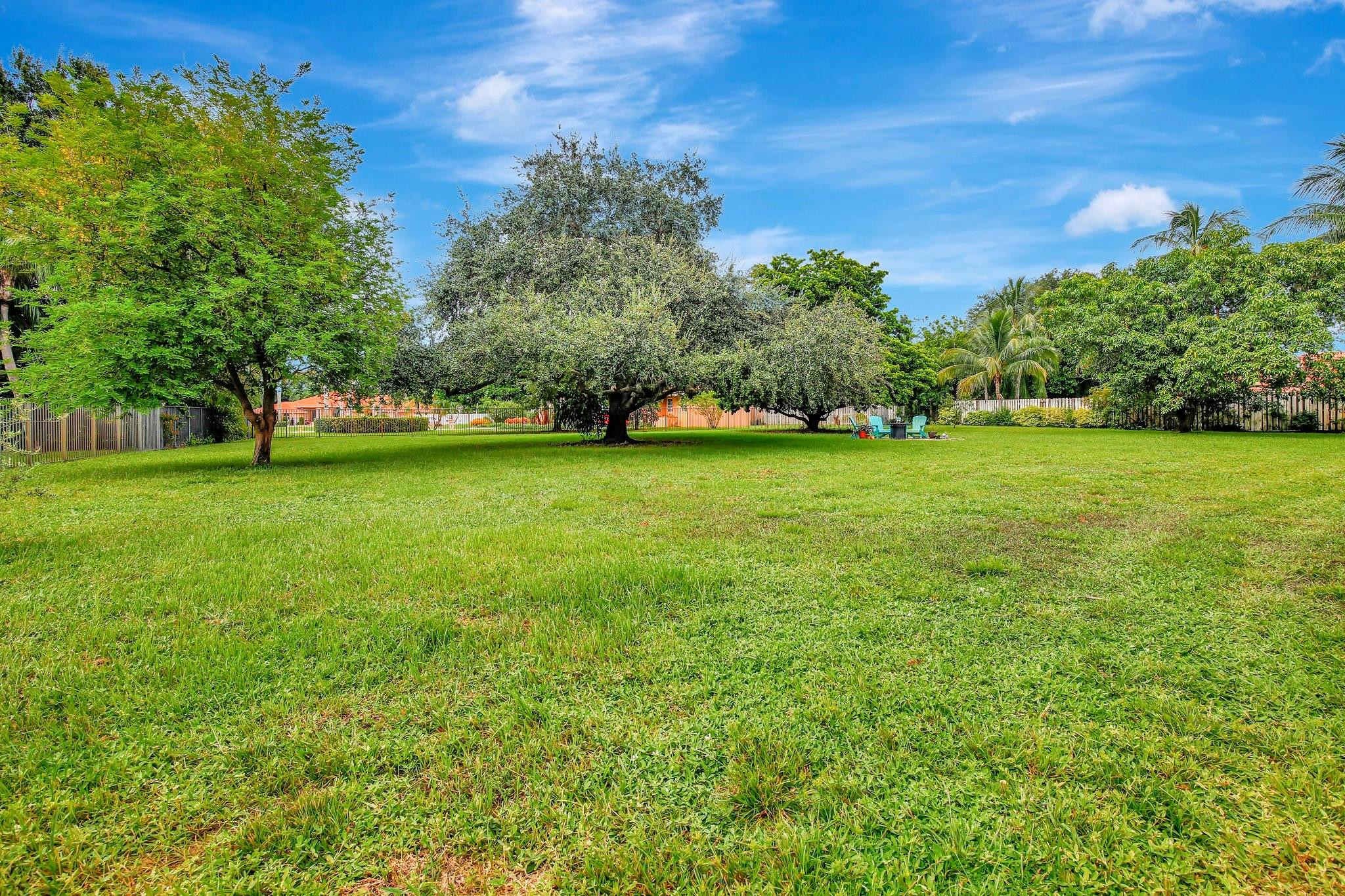 13821 Alexandria Ct