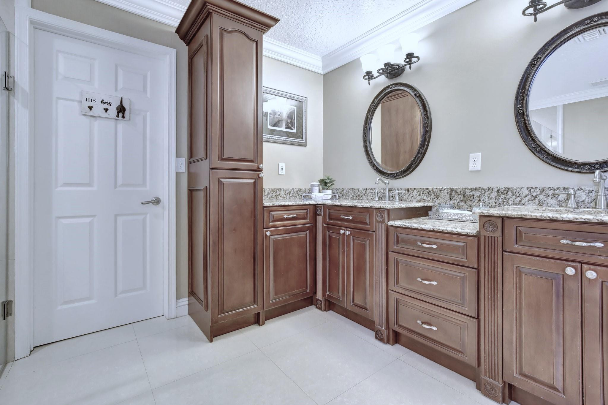13821 Alexandria Ct