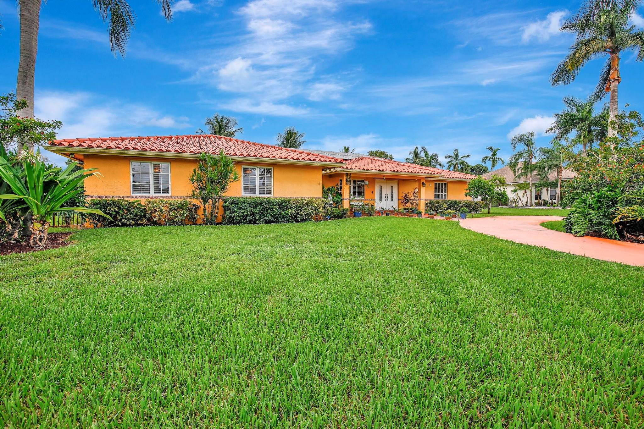 13821 Alexandria Ct
