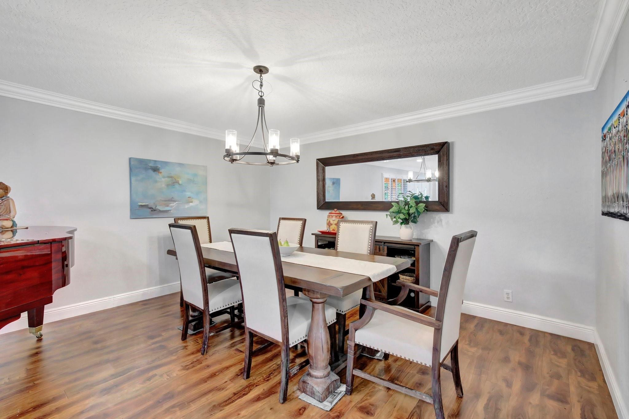 13821 Alexandria Ct