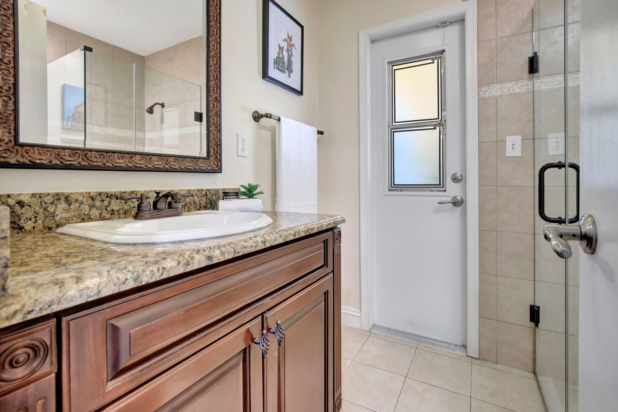 13821 Alexandria Ct