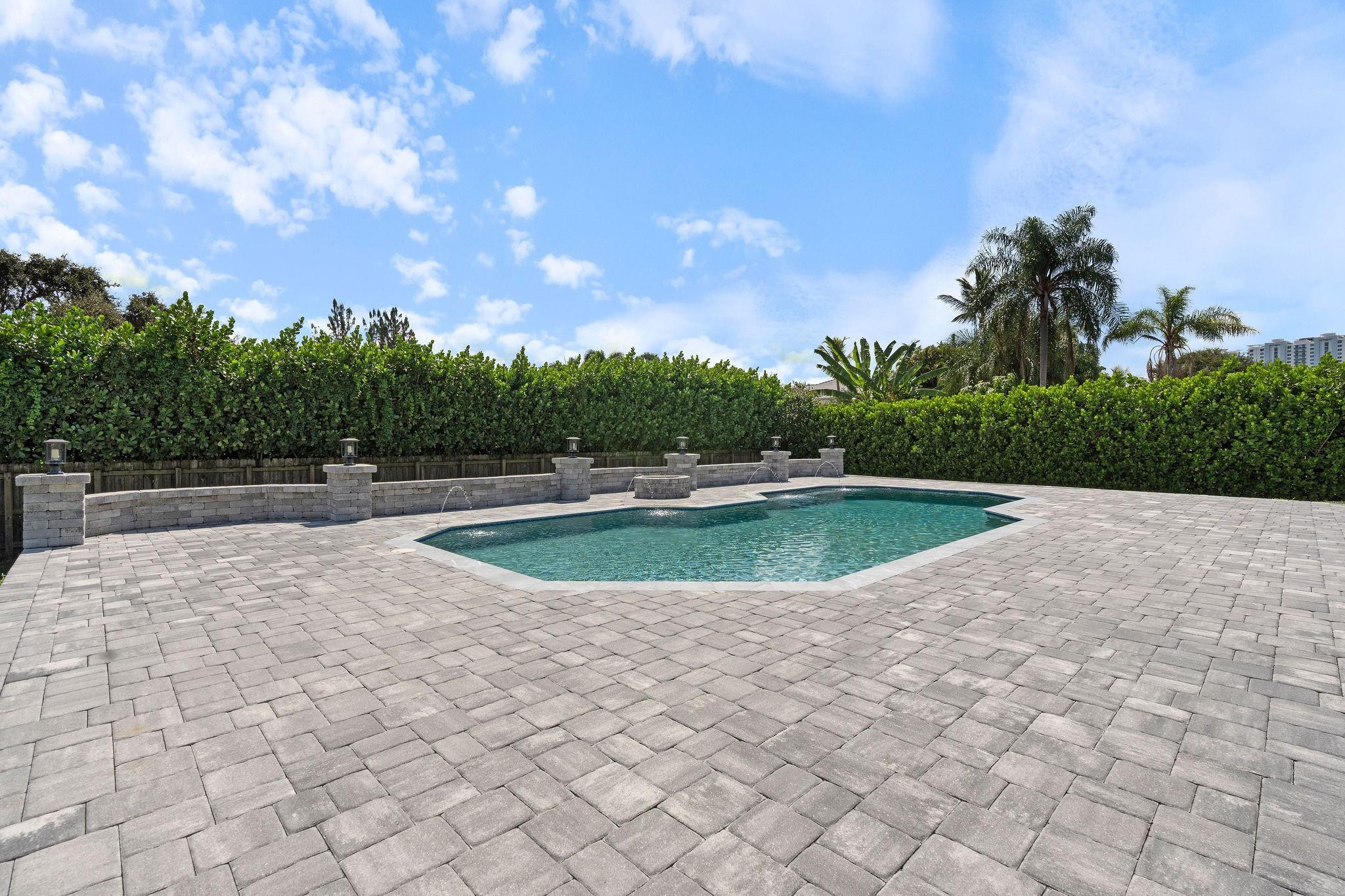 11900 NW 27TH ST