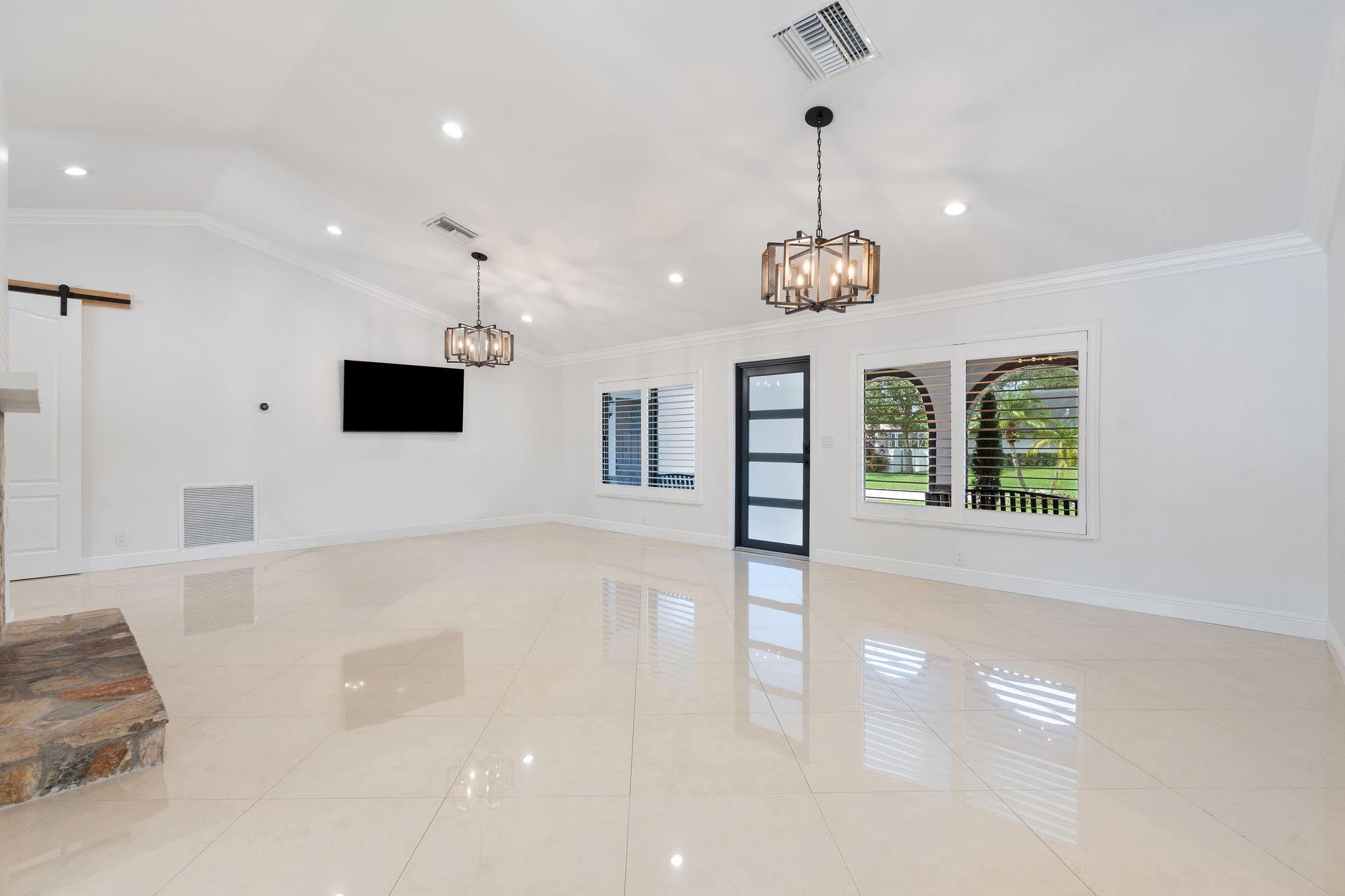 11900 NW 27TH ST