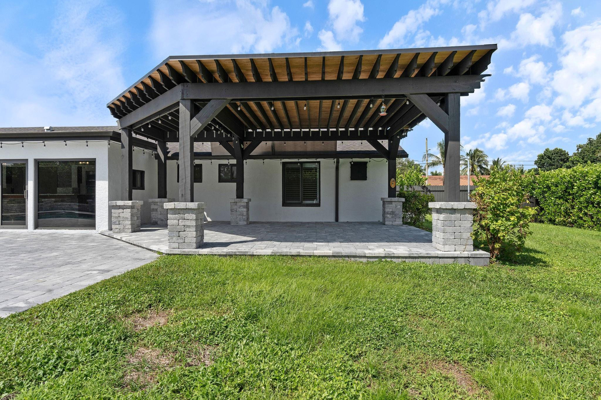 11900 NW 27TH ST