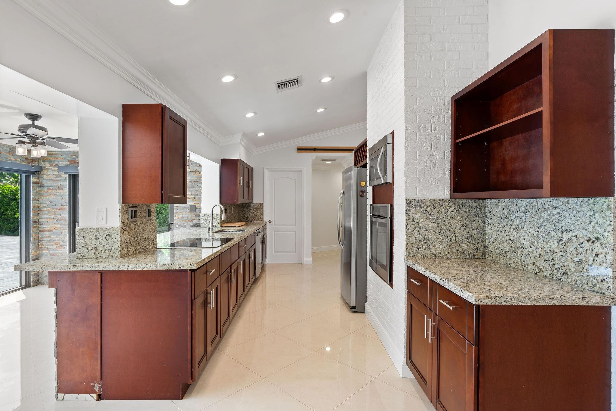 11900 NW 27TH ST