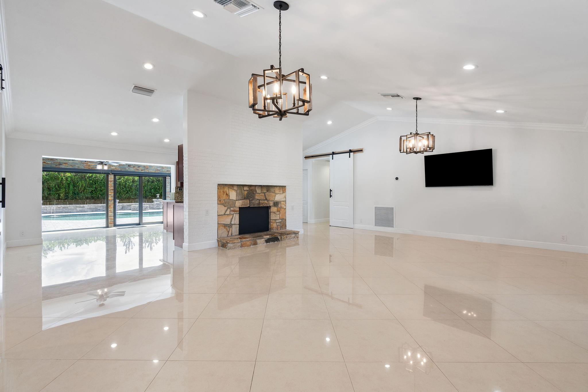 11900 NW 27TH ST