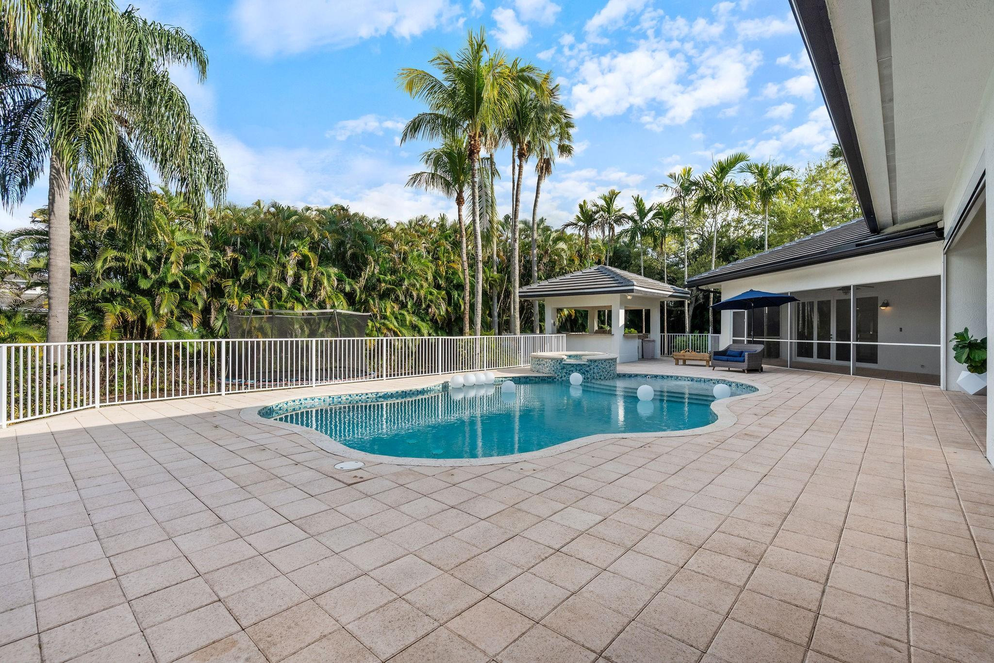 860 NW 122 AVE