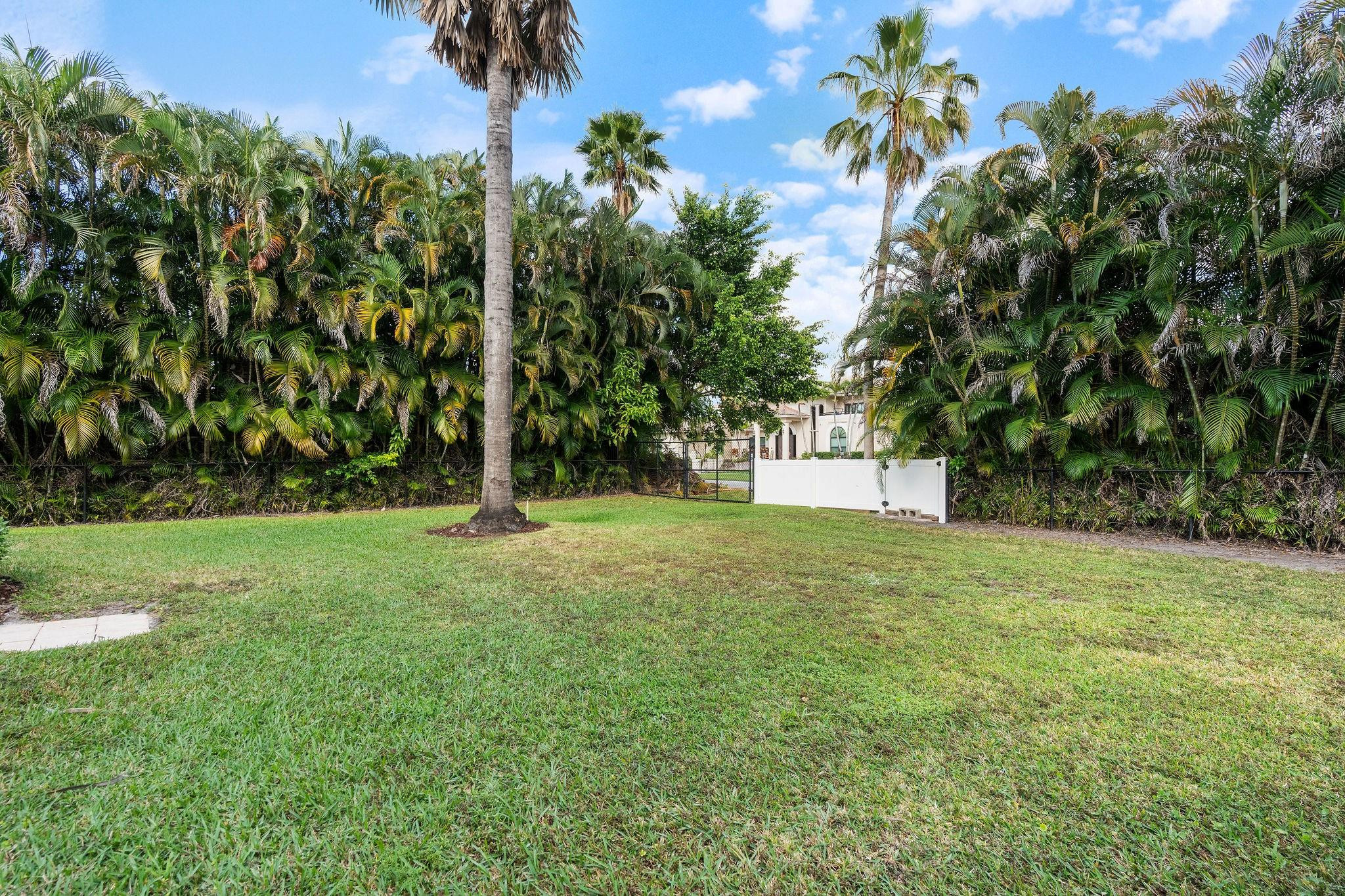 860 NW 122 AVE