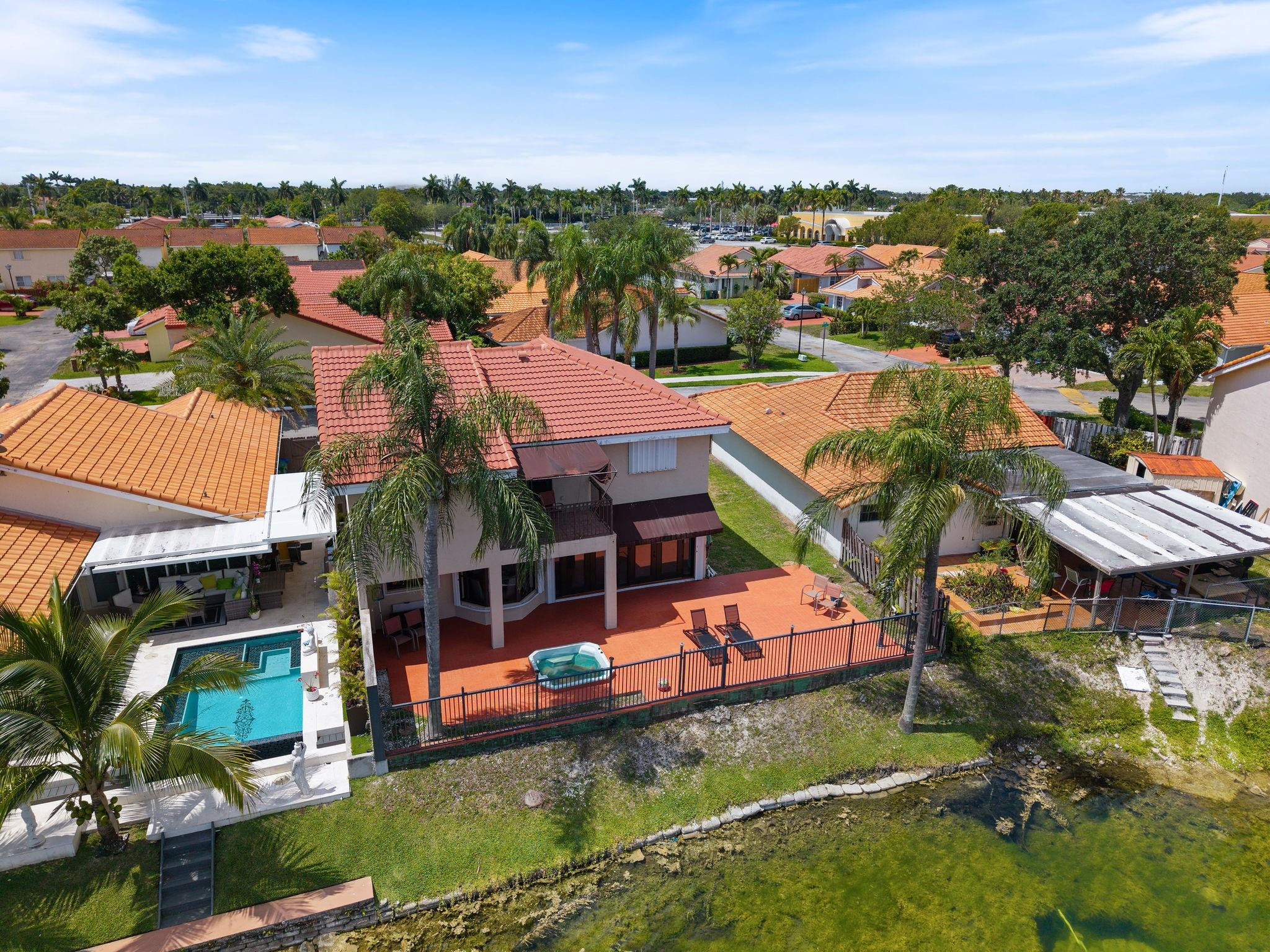 8313 NW 188th Ter