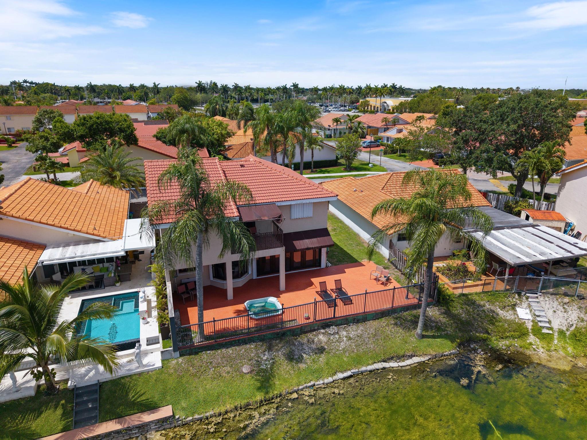 8313 NW 188th Ter
