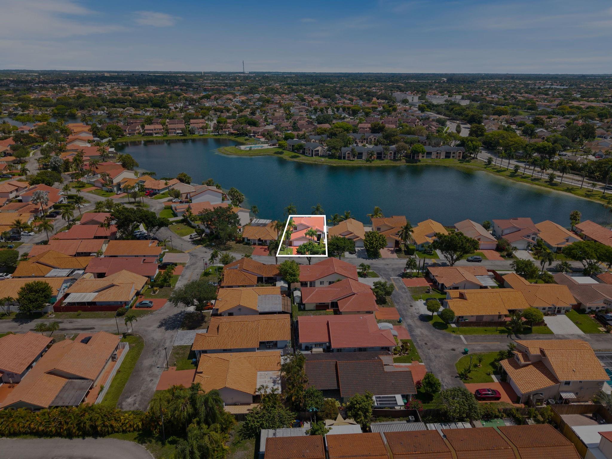 8313 NW 188th Ter