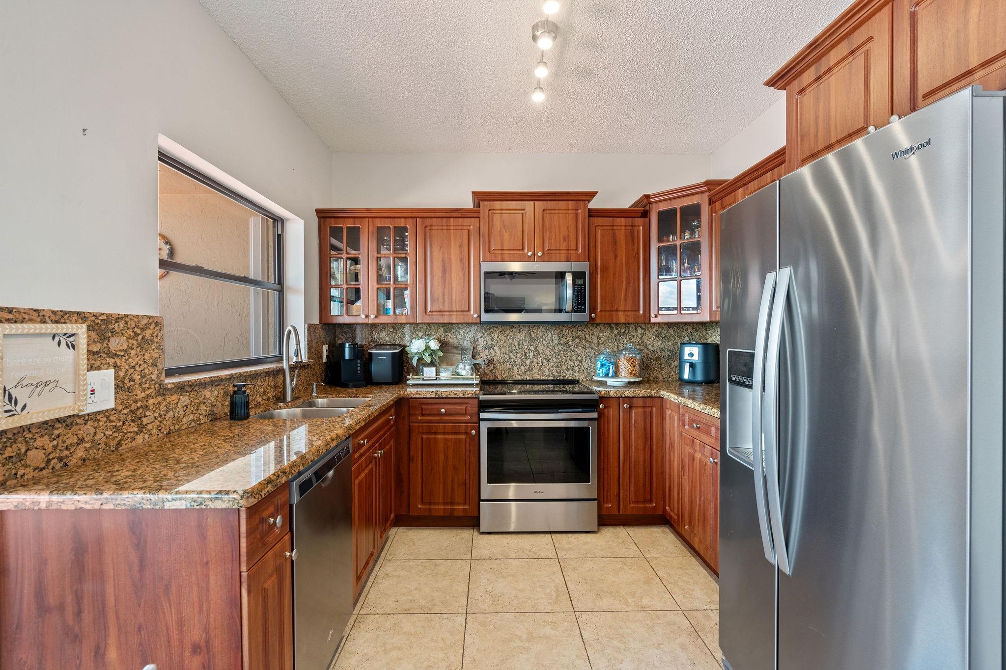 8313 NW 188th Ter
