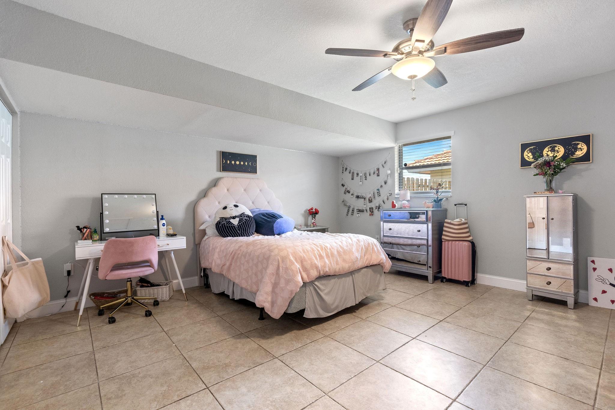 8313 NW 188th Ter