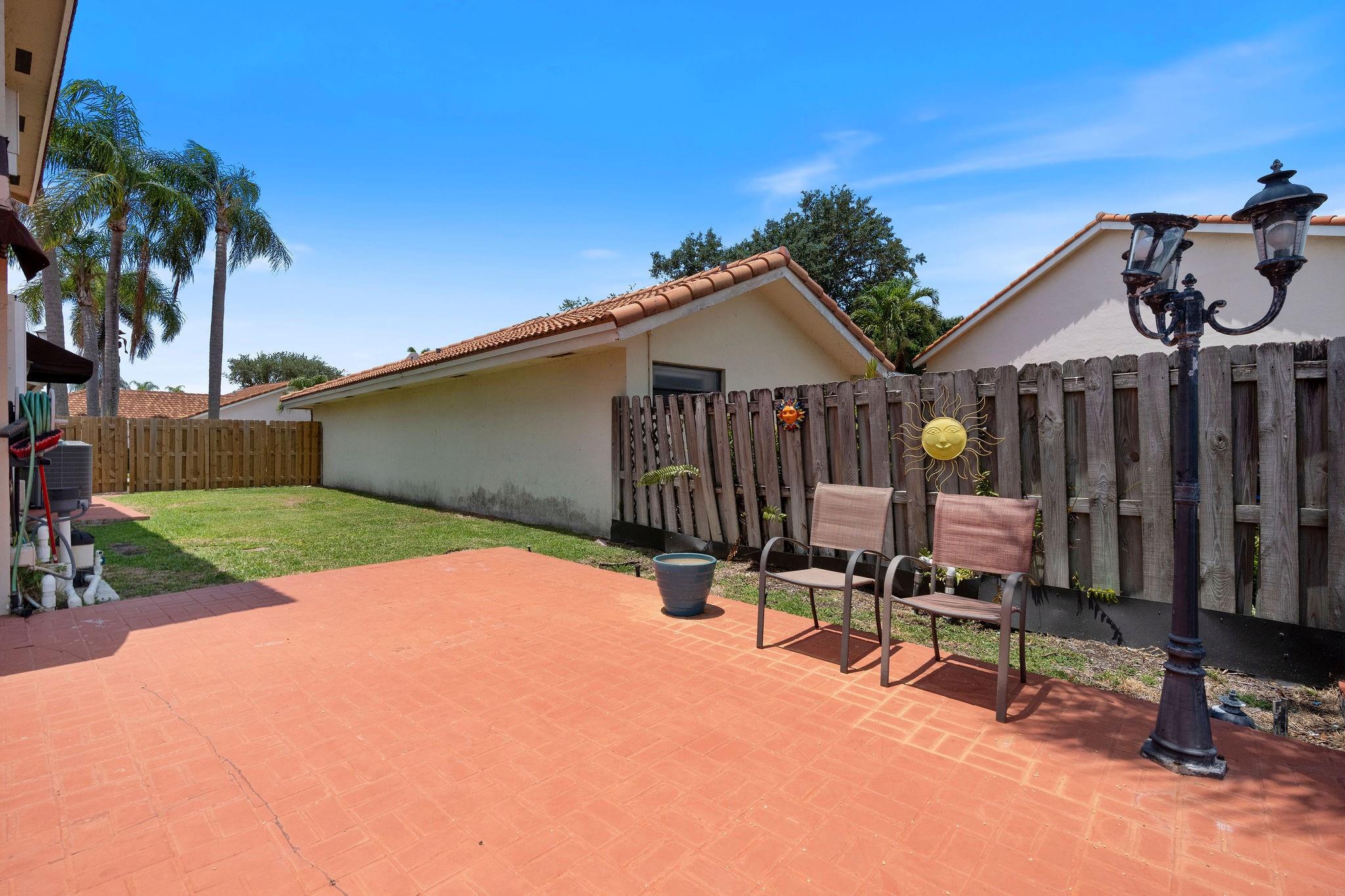8313 NW 188th Ter