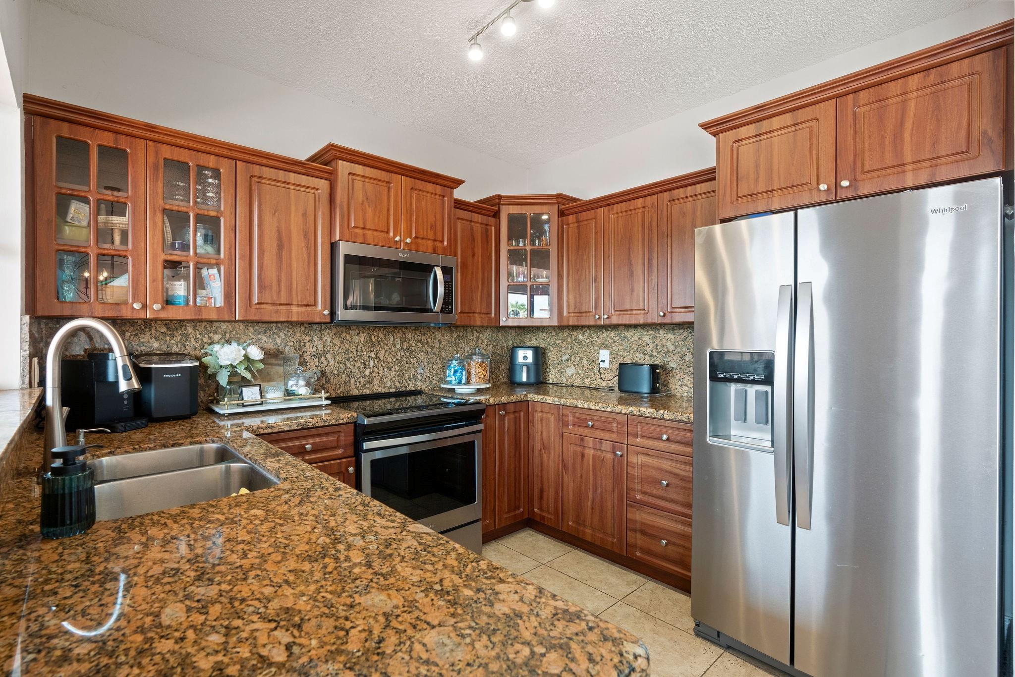8313 NW 188th Ter