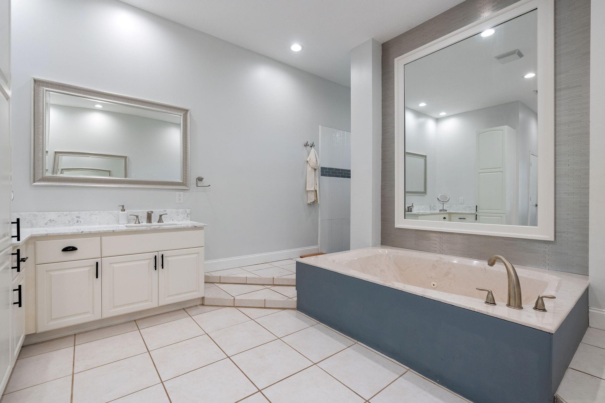 5350 SW 198th Ter
