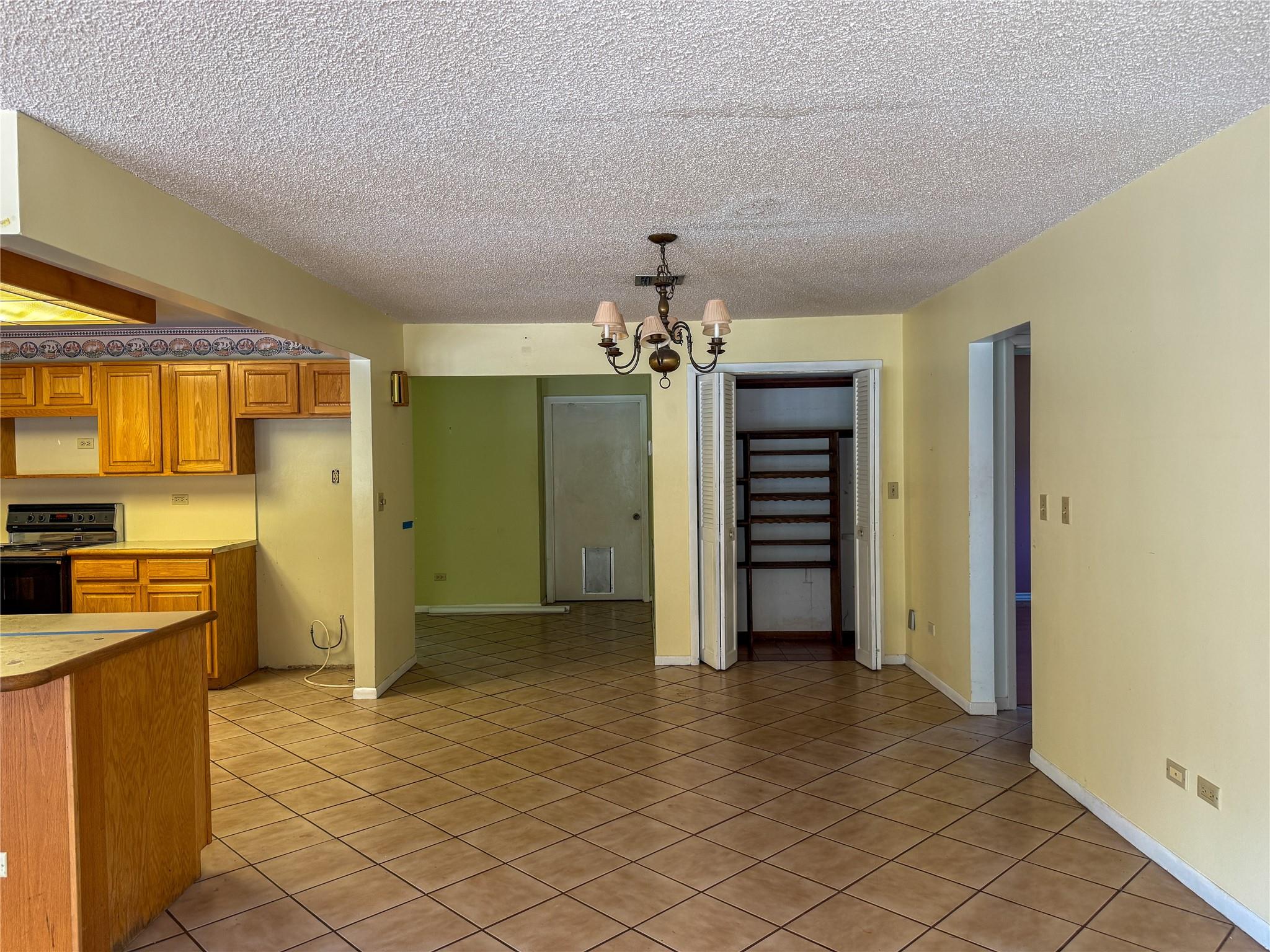 14431 MUSTANG TRAIL