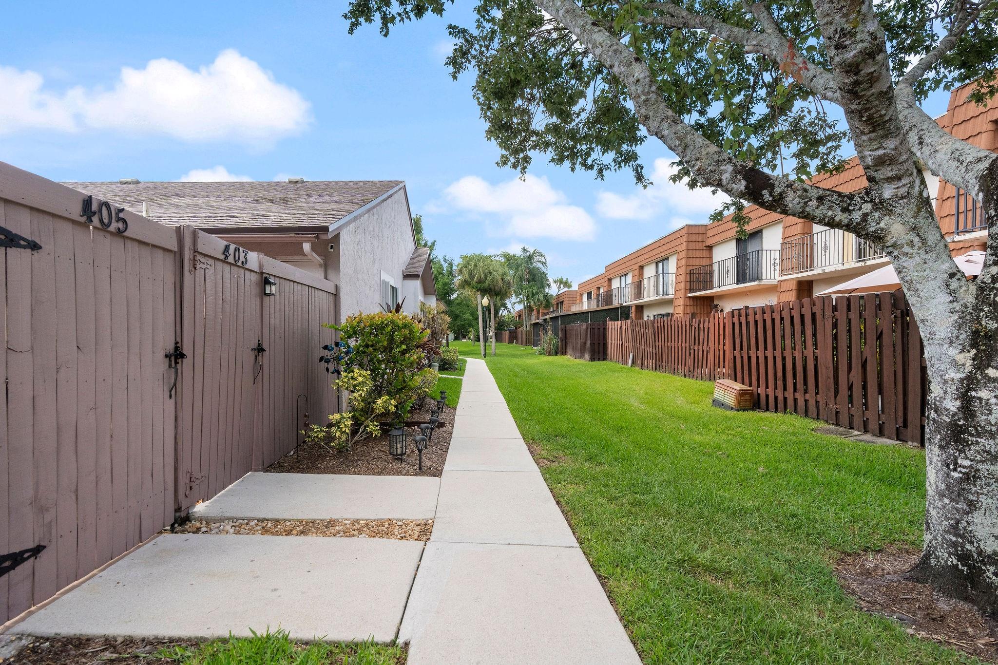 151 NW 115th Ave