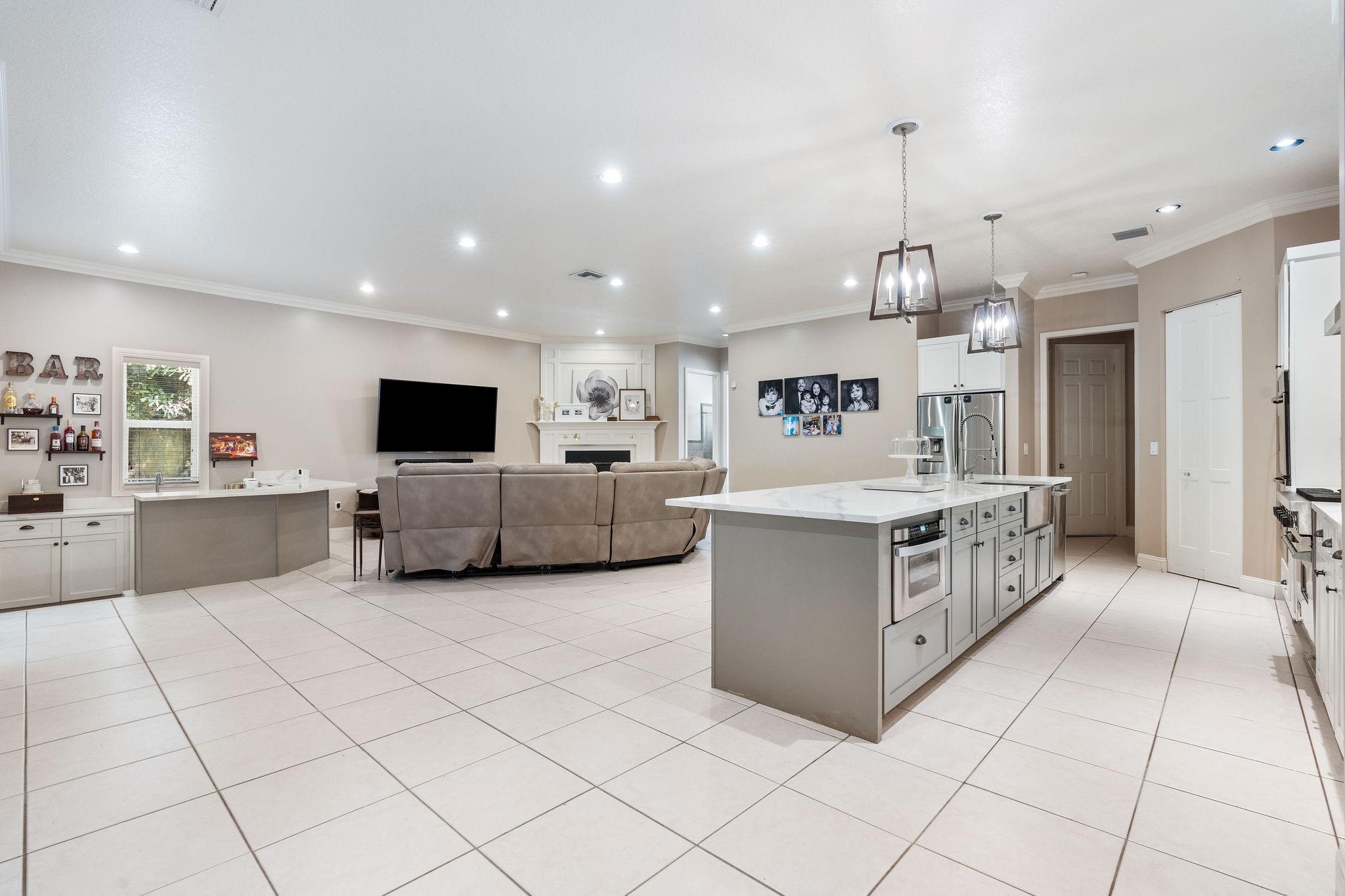 17000 SW 63 MANOR