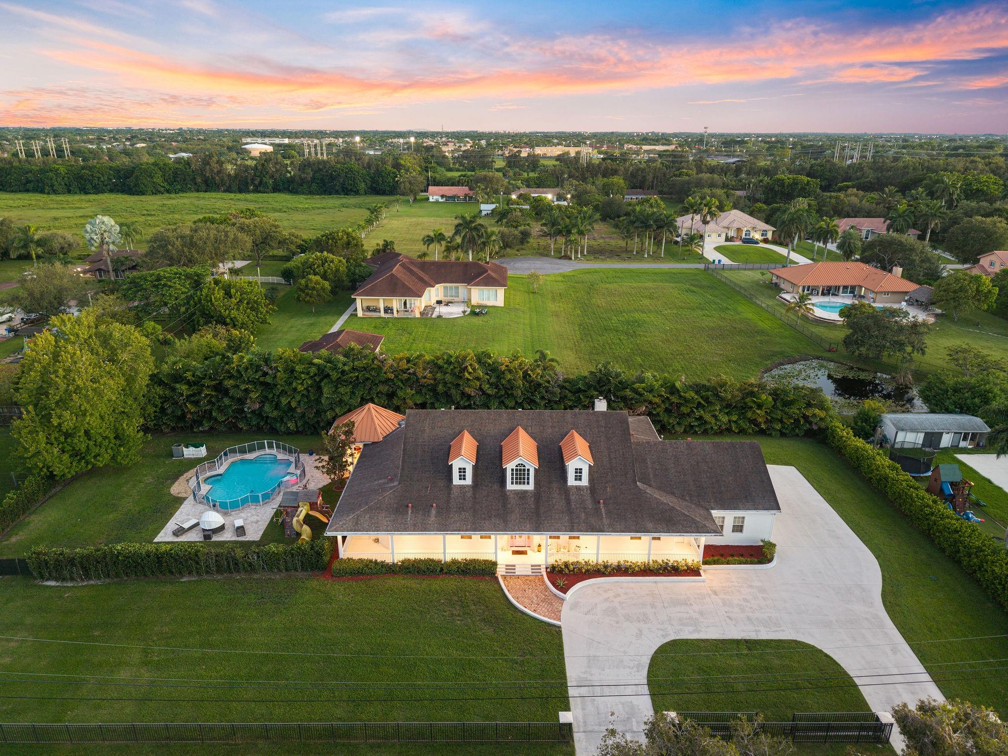 17000 SW 63 MANOR