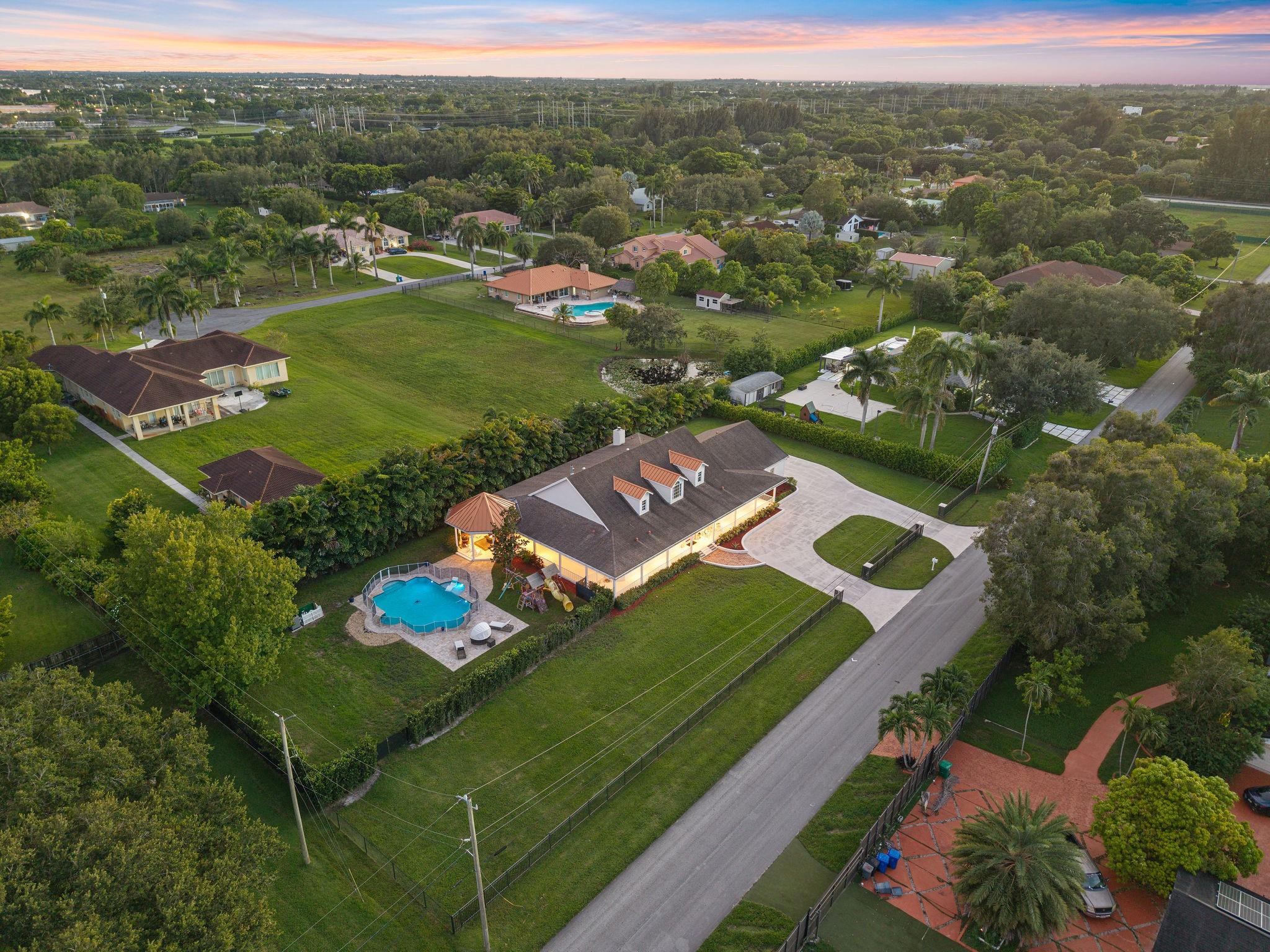 17000 SW 63 MANOR