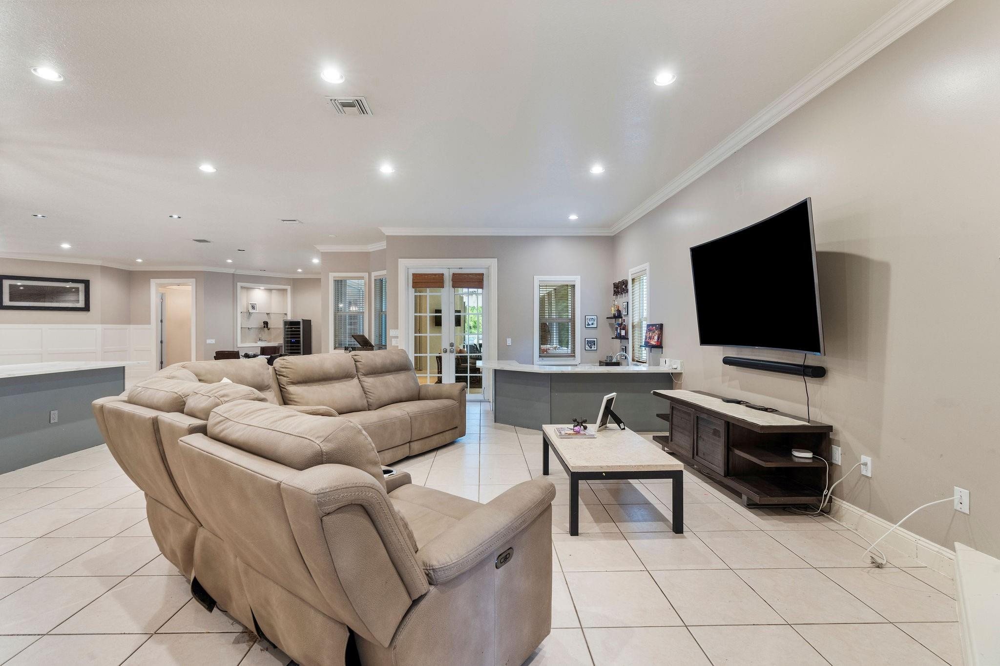 17000 SW 63 MANOR