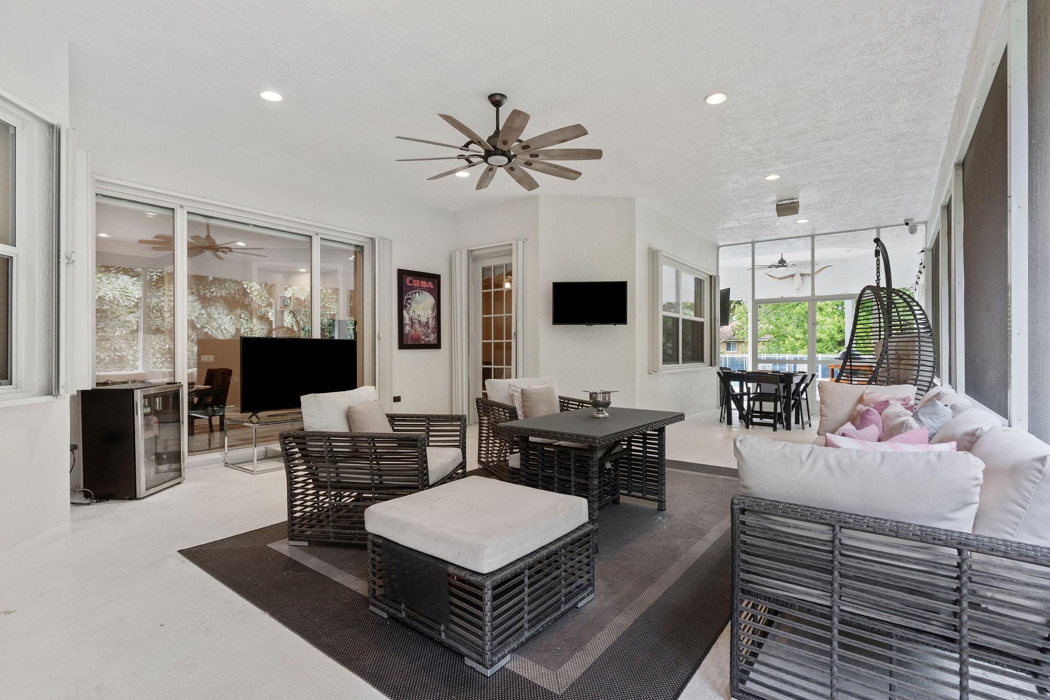 17000 SW 63 MANOR
