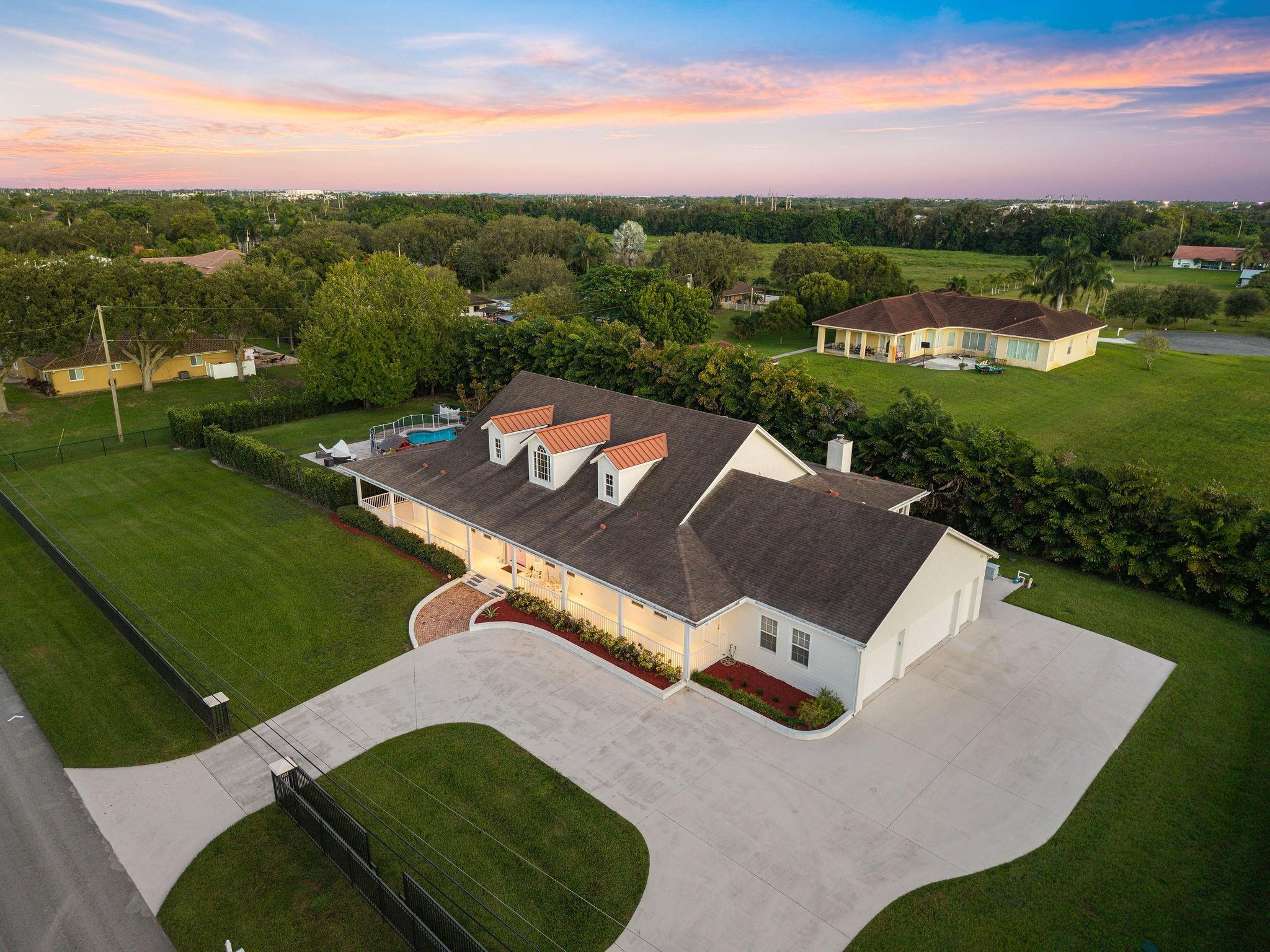 17000 SW 63 MANOR
